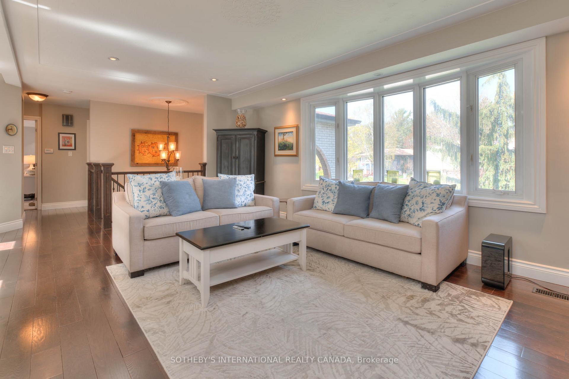 Photo 8 of 406 Lakeview Drive, Waterloo — HOMEH