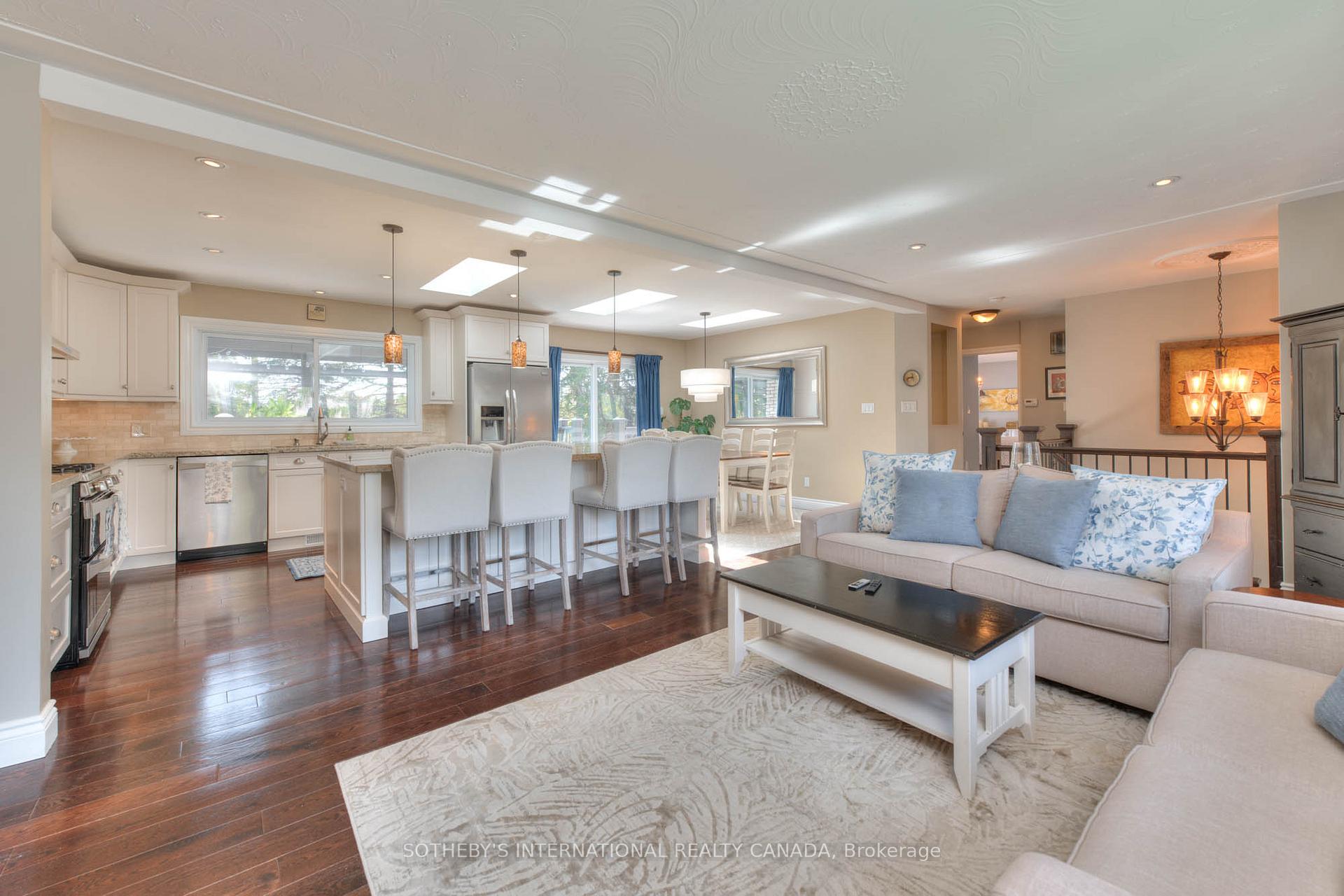 Photo 9 of 406 Lakeview Drive, Waterloo — HOMEH