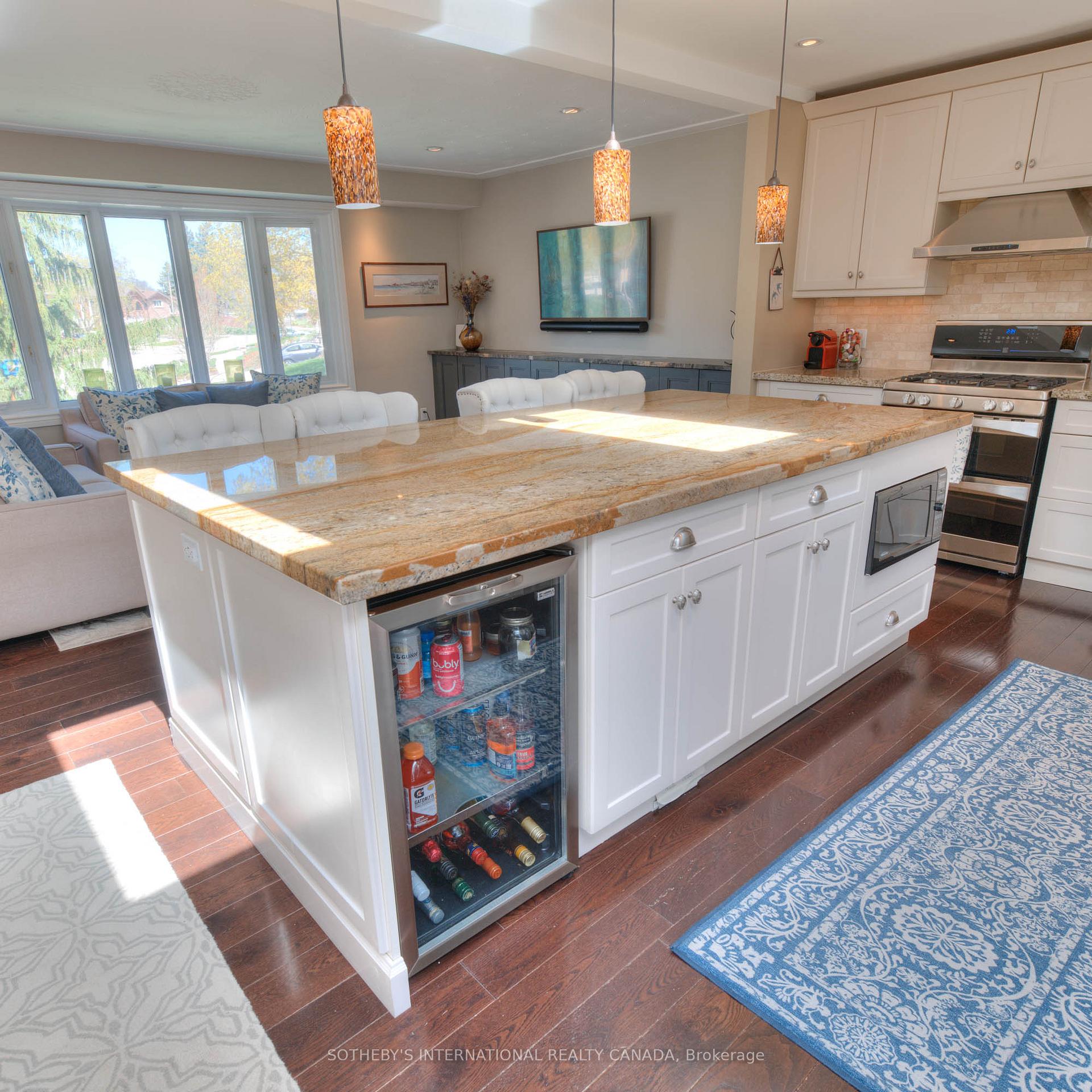 Photo 18 of 406 Lakeview Drive, Waterloo — HOMEH