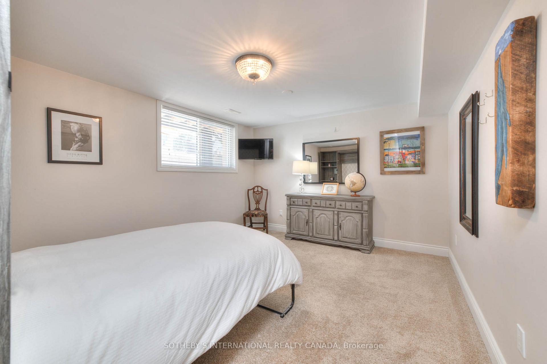 Photo 35 of 406 Lakeview Drive, Waterloo — HOMEH