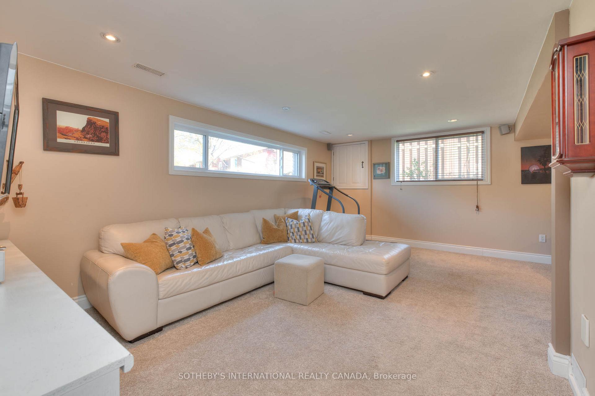 Photo 36 of 406 Lakeview Drive, Waterloo — HOMEH