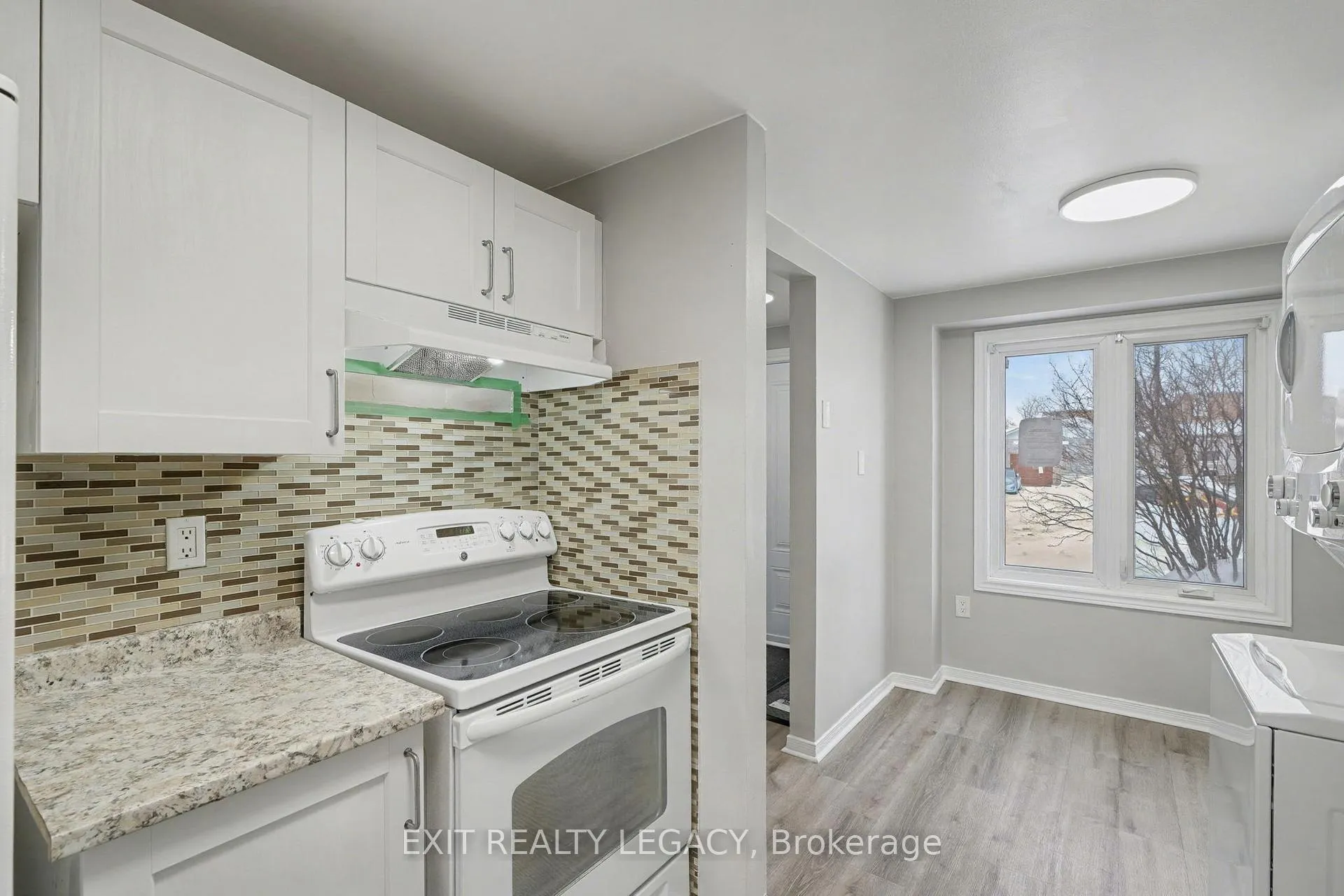 Photo 9 of 72 Ferguson Drive, Barrie, Northwest — HOMEH
