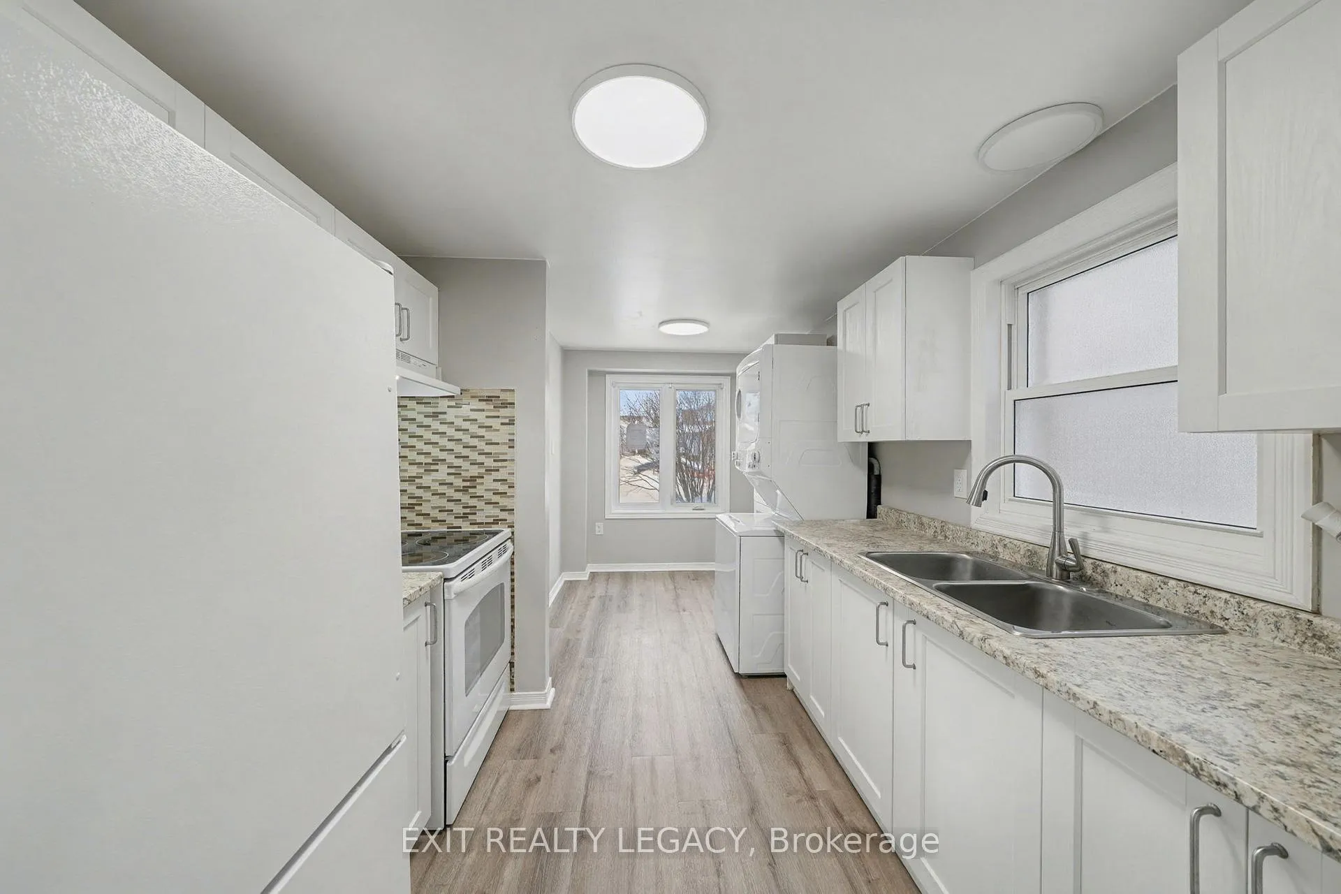 Photo 10 of 72 Ferguson Drive, Barrie, Northwest — HOMEH