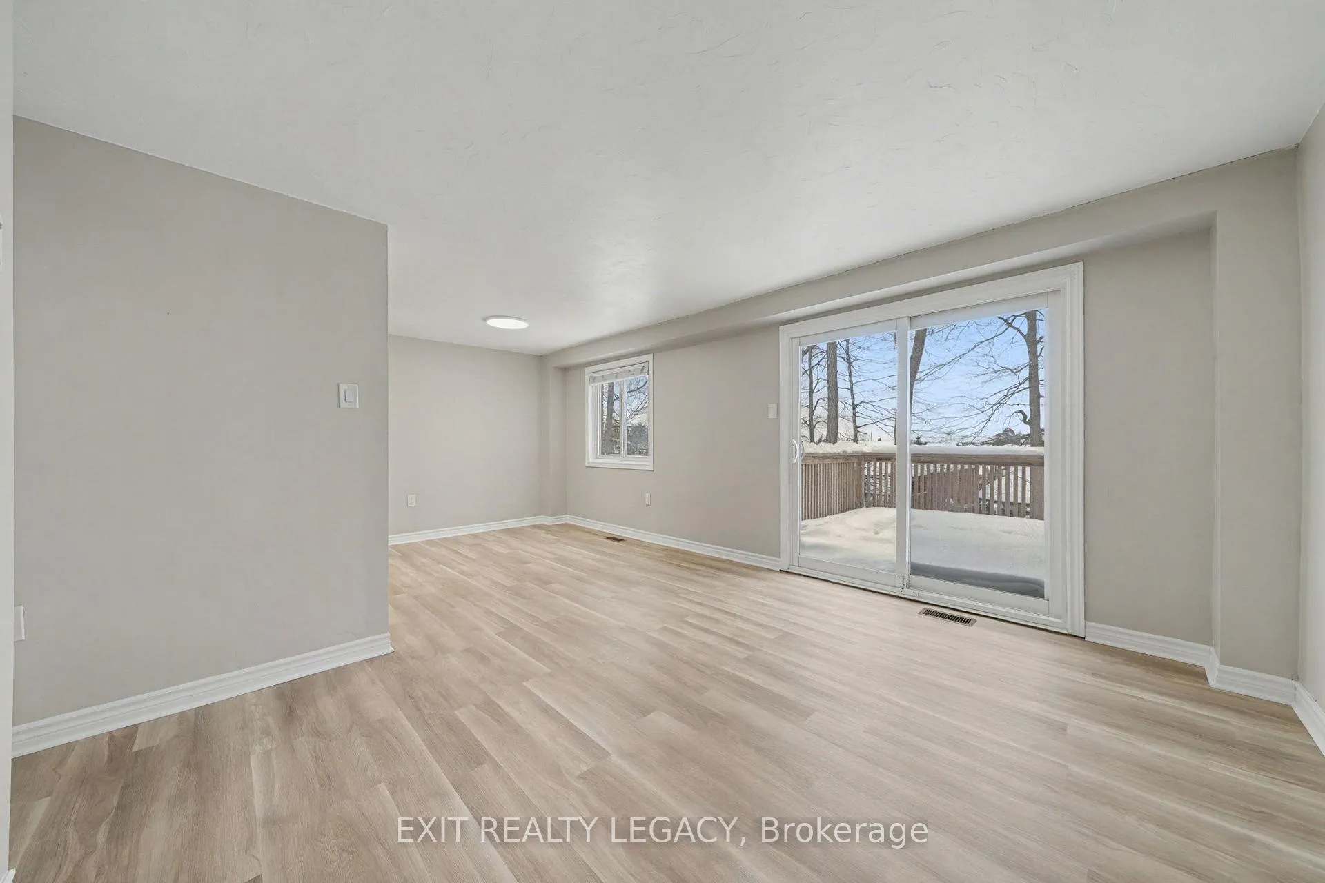 Photo 13 of 72 Ferguson Drive, Barrie, Northwest — HOMEH