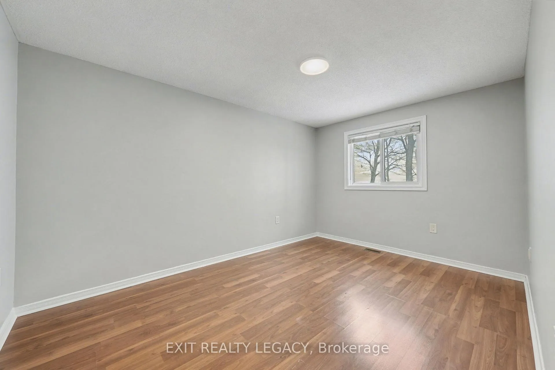 Photo 17 of 72 Ferguson Drive, Barrie, Northwest — HOMEH