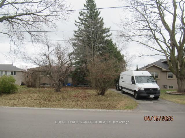 Photo 3 of 33 Lancer Drive, Vaughan, Maple — HOMEH