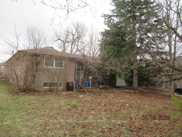 Photo 4 of 33 Lancer Drive, Vaughan, Maple — HOMEH