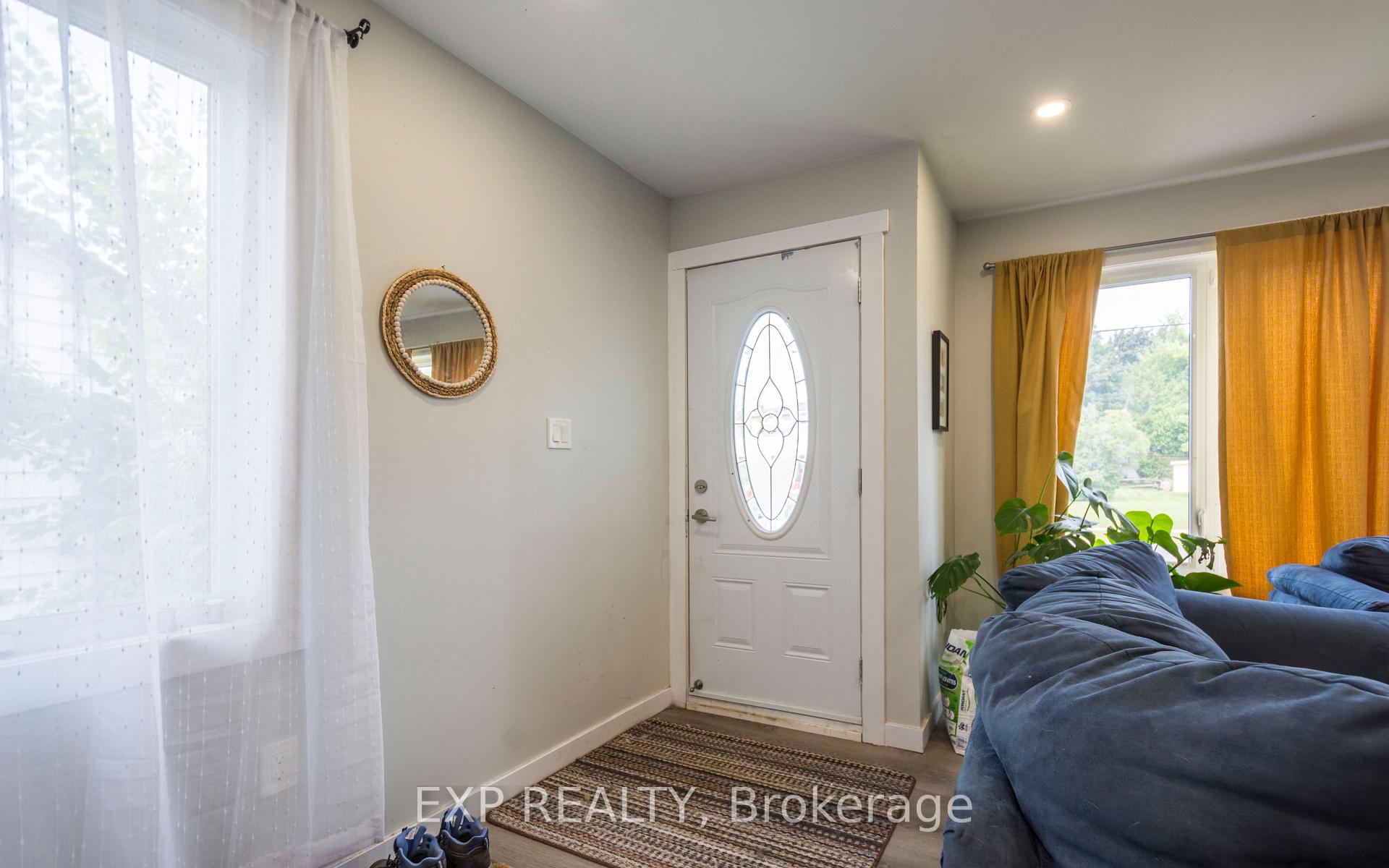 Photo 2 of Unit Unit A, 99 Bay Drive, Belleville, Belleville Ward — HOMEH