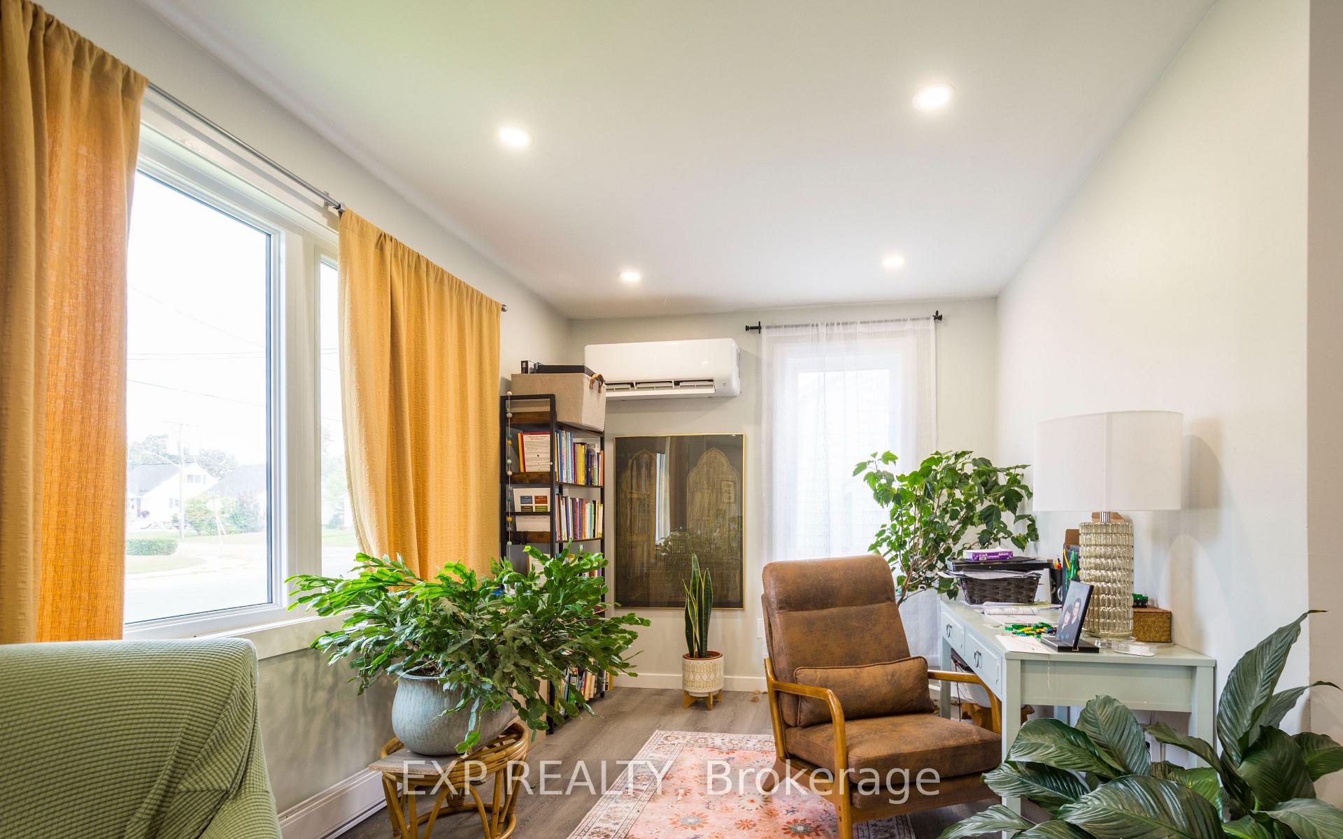Photo 5 of Unit Unit A, 99 Bay Drive, Belleville, Belleville Ward — HOMEH
