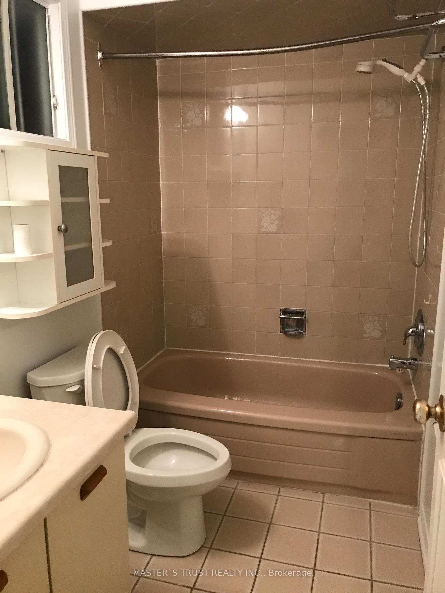 Photo 12 of 567 Brownridge Drive, Vaughan, Brownridge — HOMEH