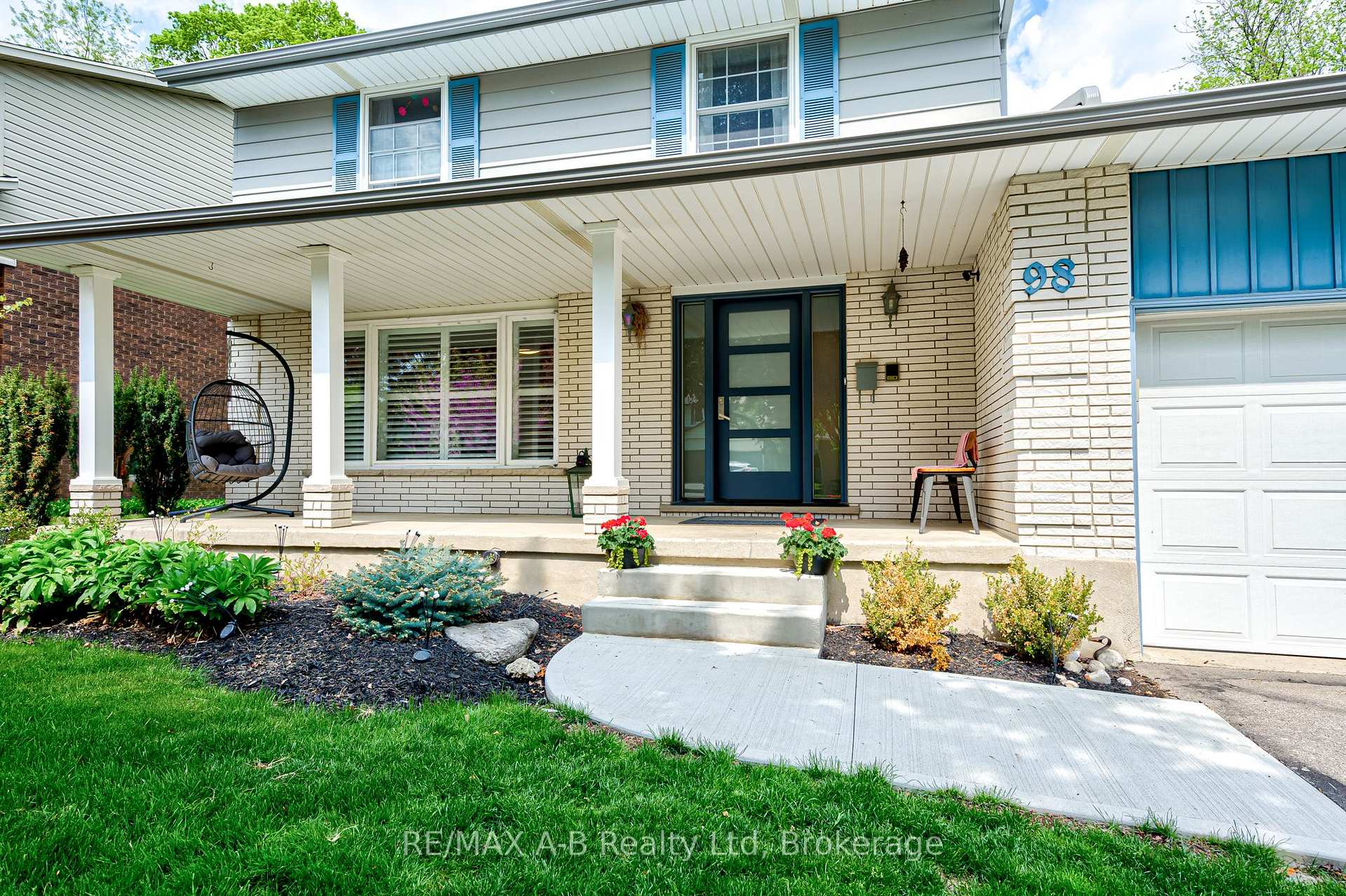 Photo 4 of 98 Mccarron Crescent, Waterloo — HOMEH