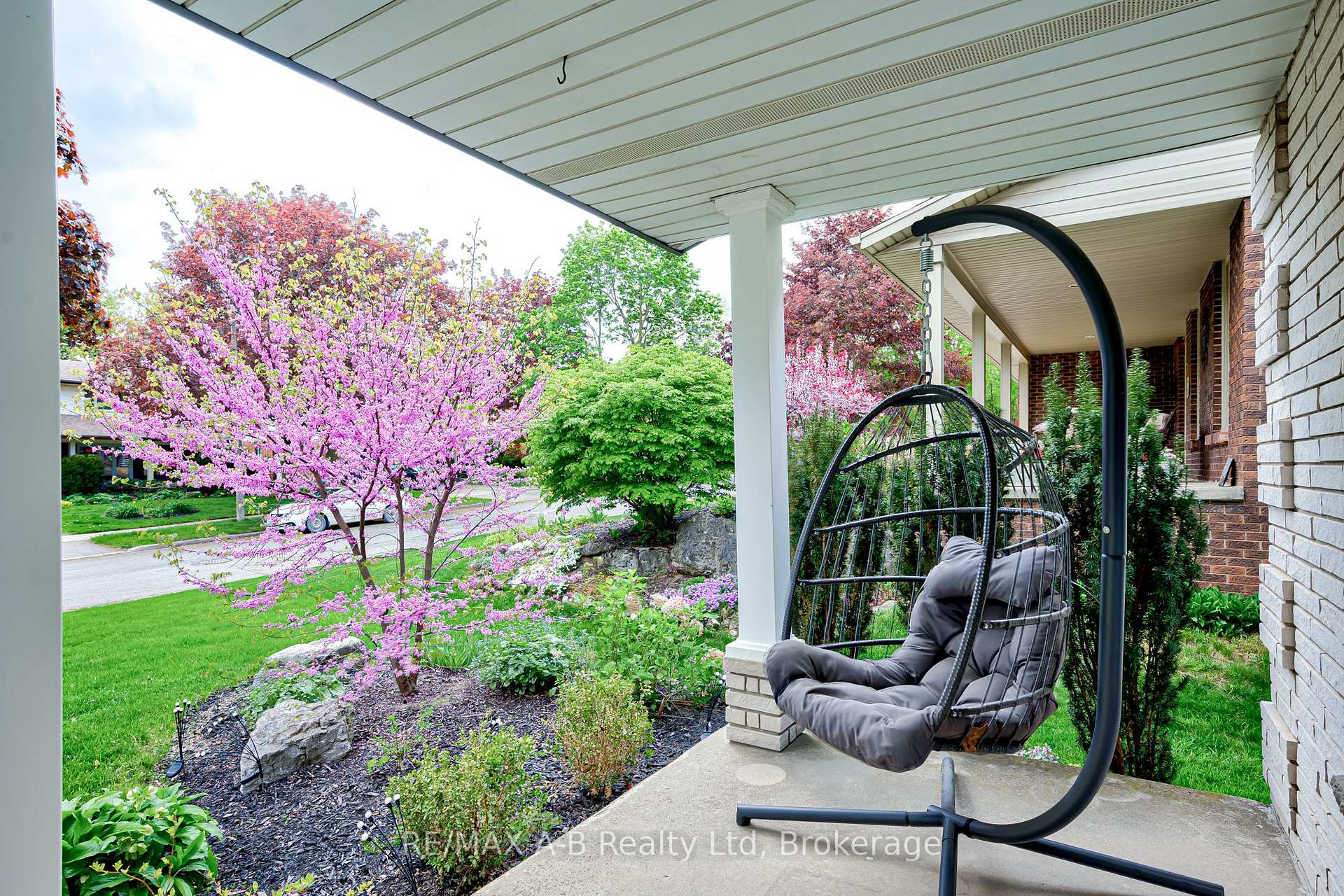 Photo 5 of 98 Mccarron Crescent, Waterloo — HOMEH