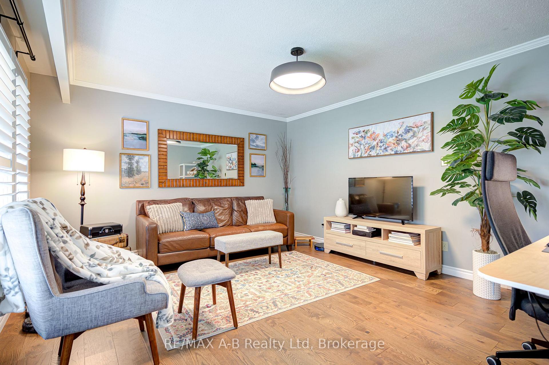 Photo 9 of 98 Mccarron Crescent, Waterloo — HOMEH