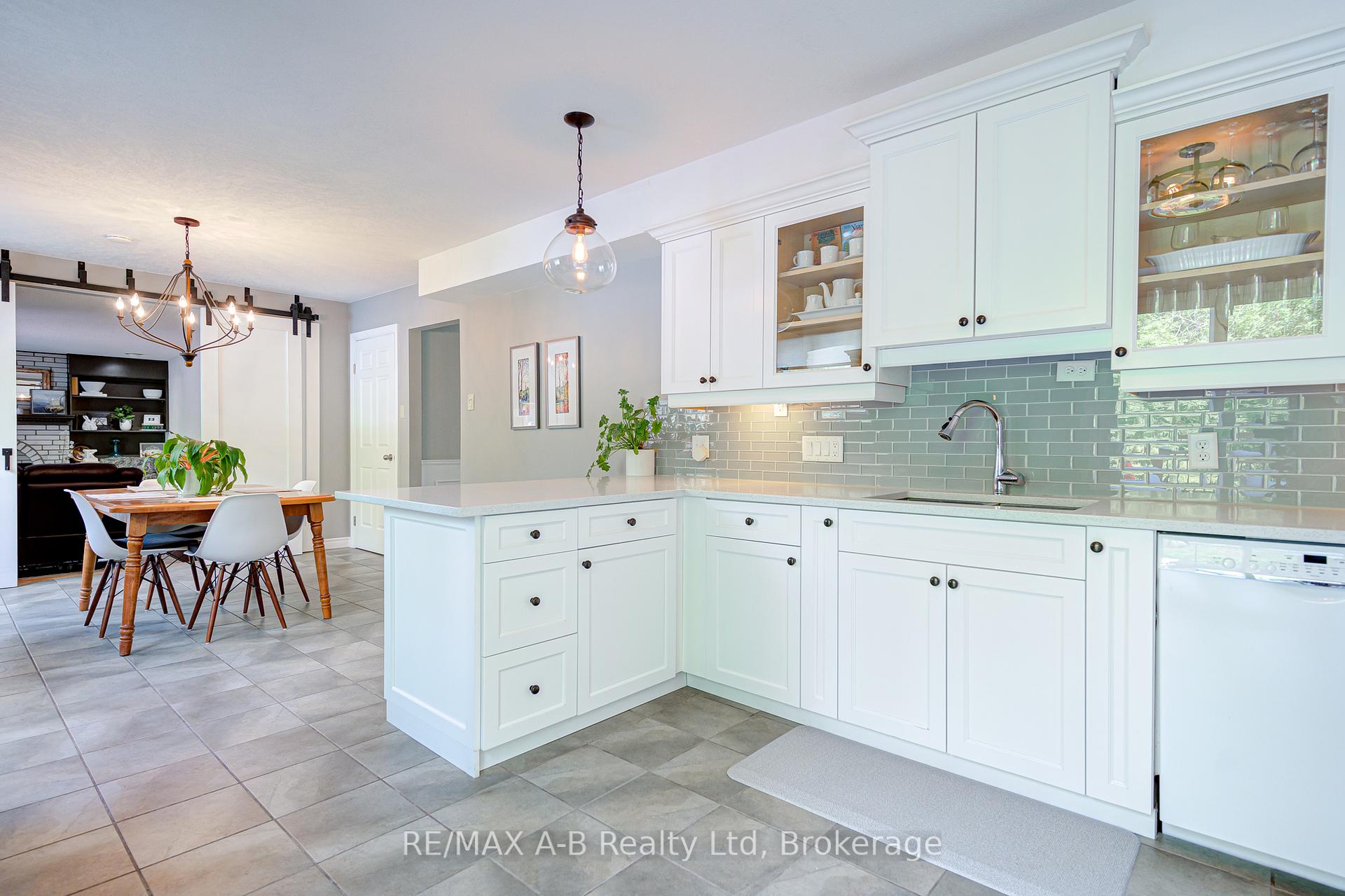 Photo 15 of 98 Mccarron Crescent, Waterloo — HOMEH
