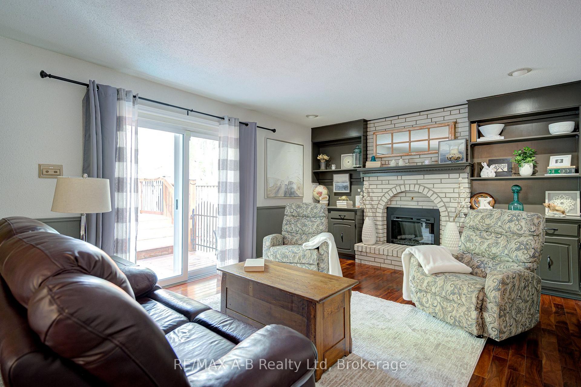Photo 16 of 98 Mccarron Crescent, Waterloo — HOMEH