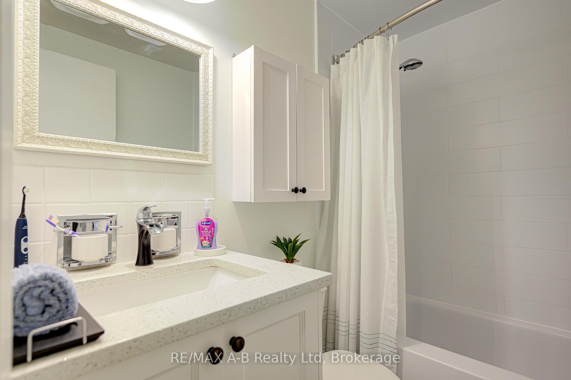 Photo 20 of 98 Mccarron Crescent, Waterloo — HOMEH