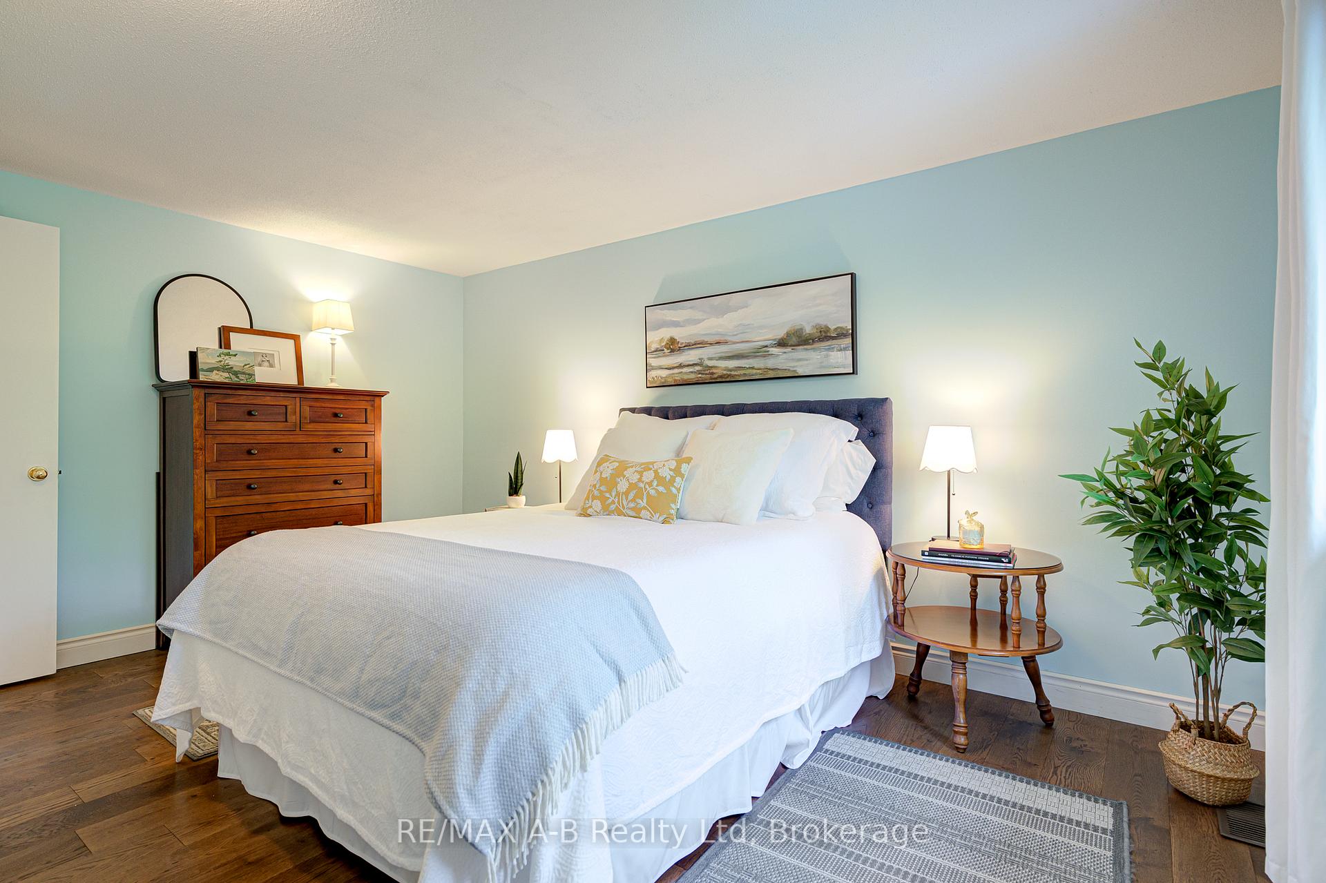 Photo 23 of 98 Mccarron Crescent, Waterloo — HOMEH