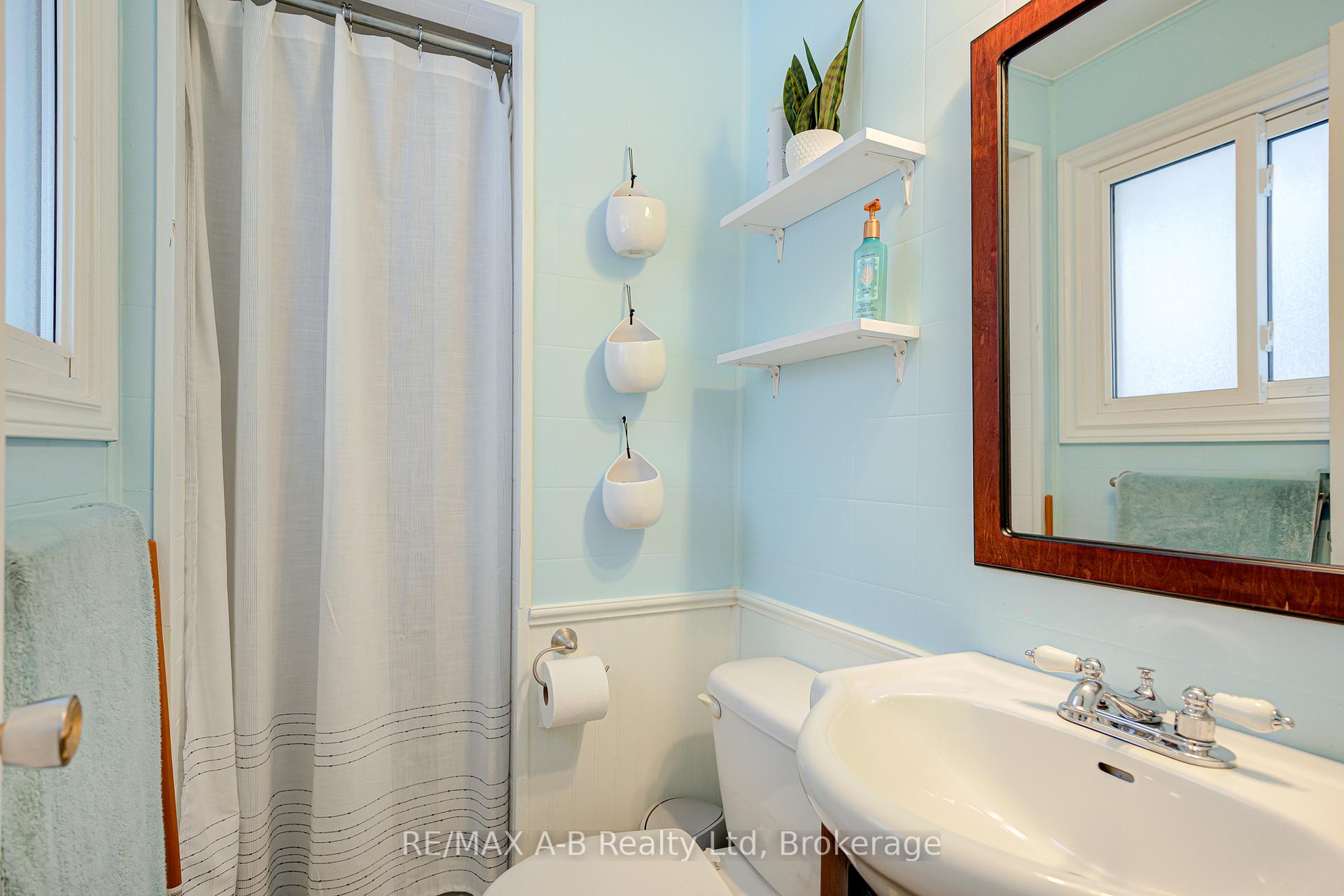 Photo 24 of 98 Mccarron Crescent, Waterloo — HOMEH
