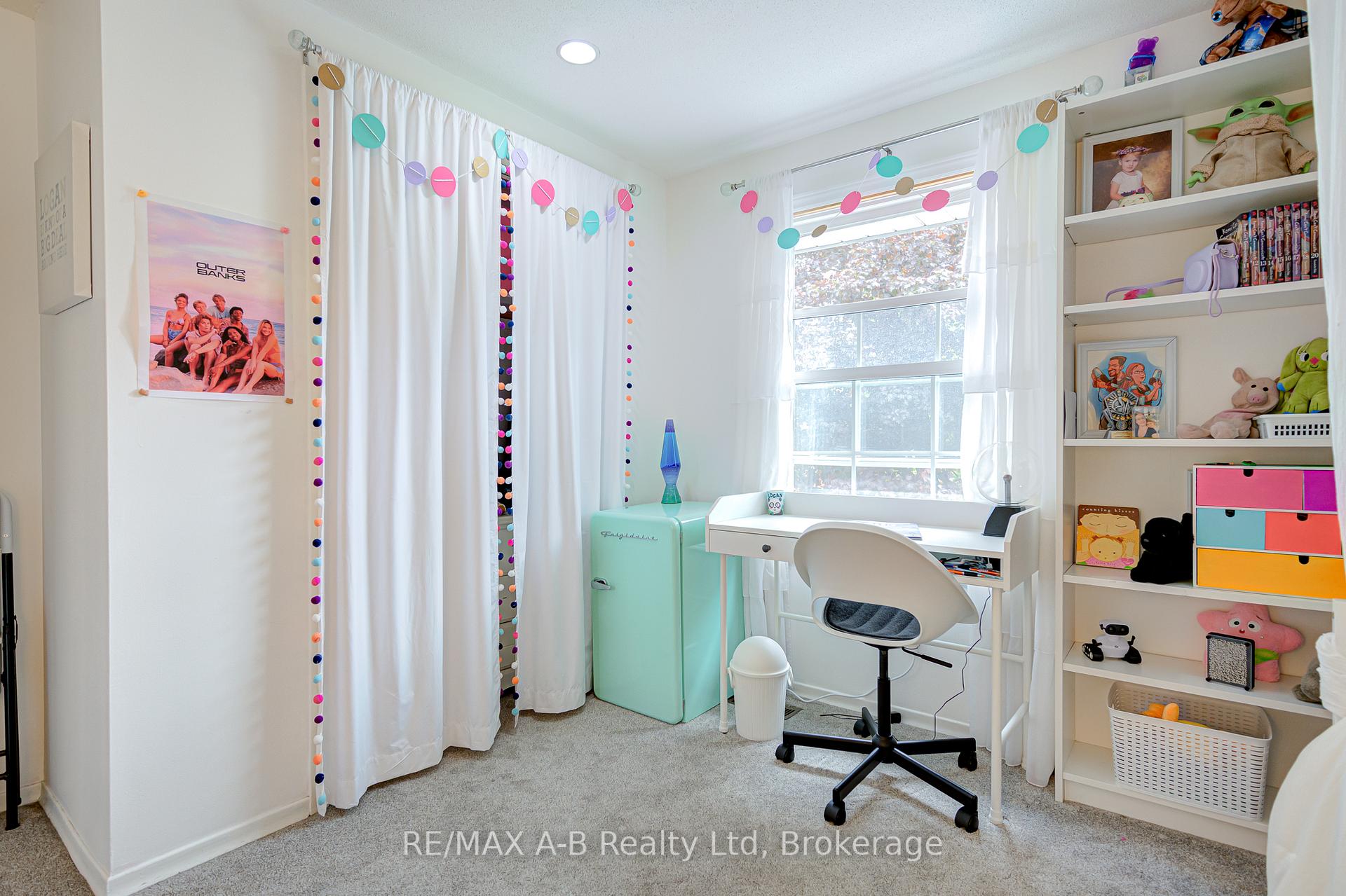 Photo 26 of 98 Mccarron Crescent, Waterloo — HOMEH