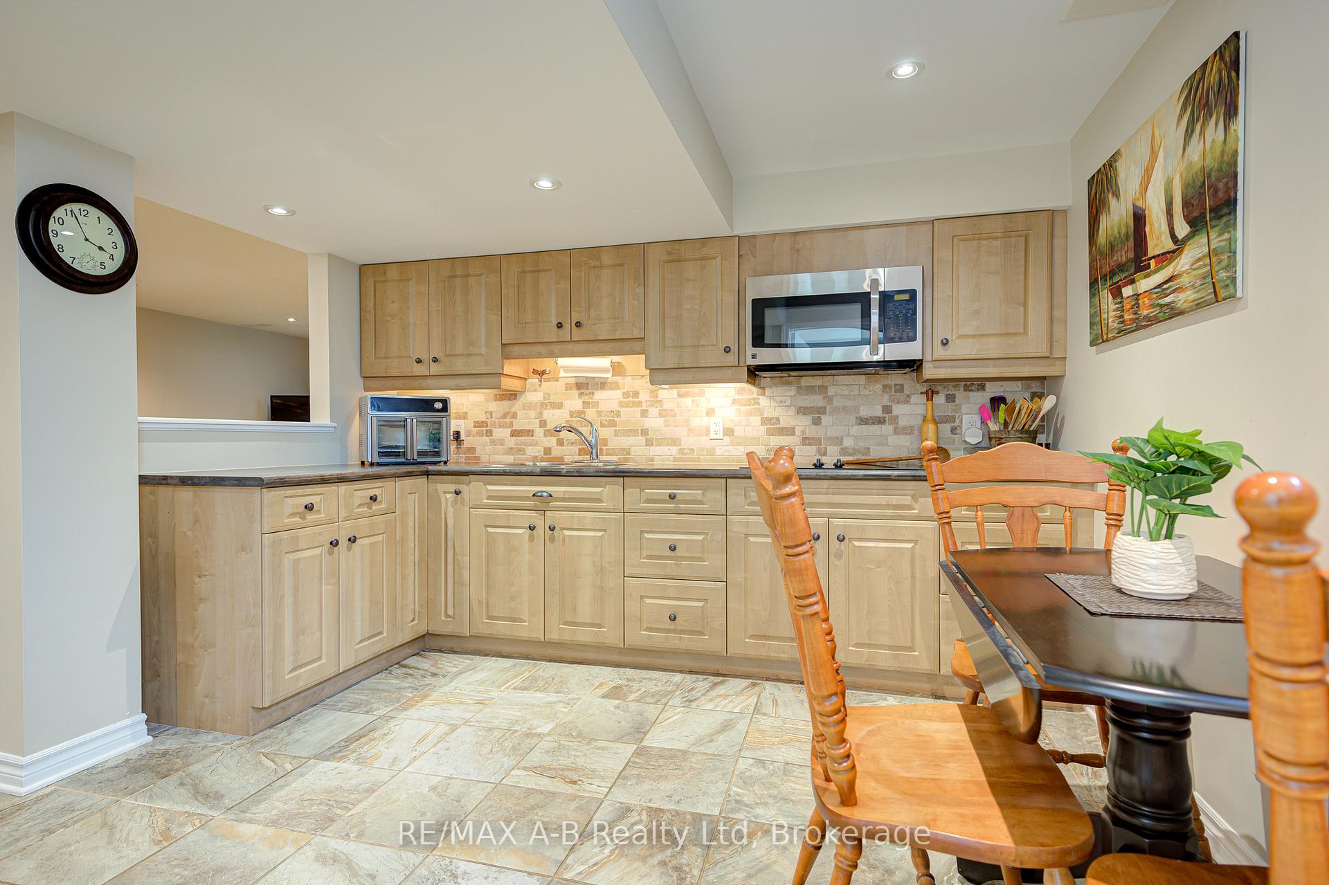 Photo 29 of 98 Mccarron Crescent, Waterloo — HOMEH