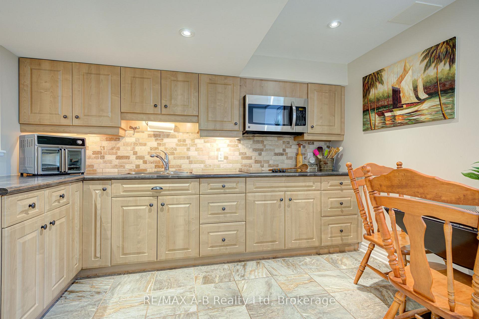 Photo 30 of 98 Mccarron Crescent, Waterloo — HOMEH