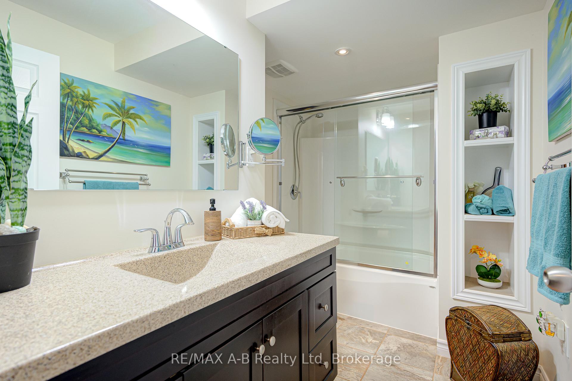 Photo 31 of 98 Mccarron Crescent, Waterloo — HOMEH