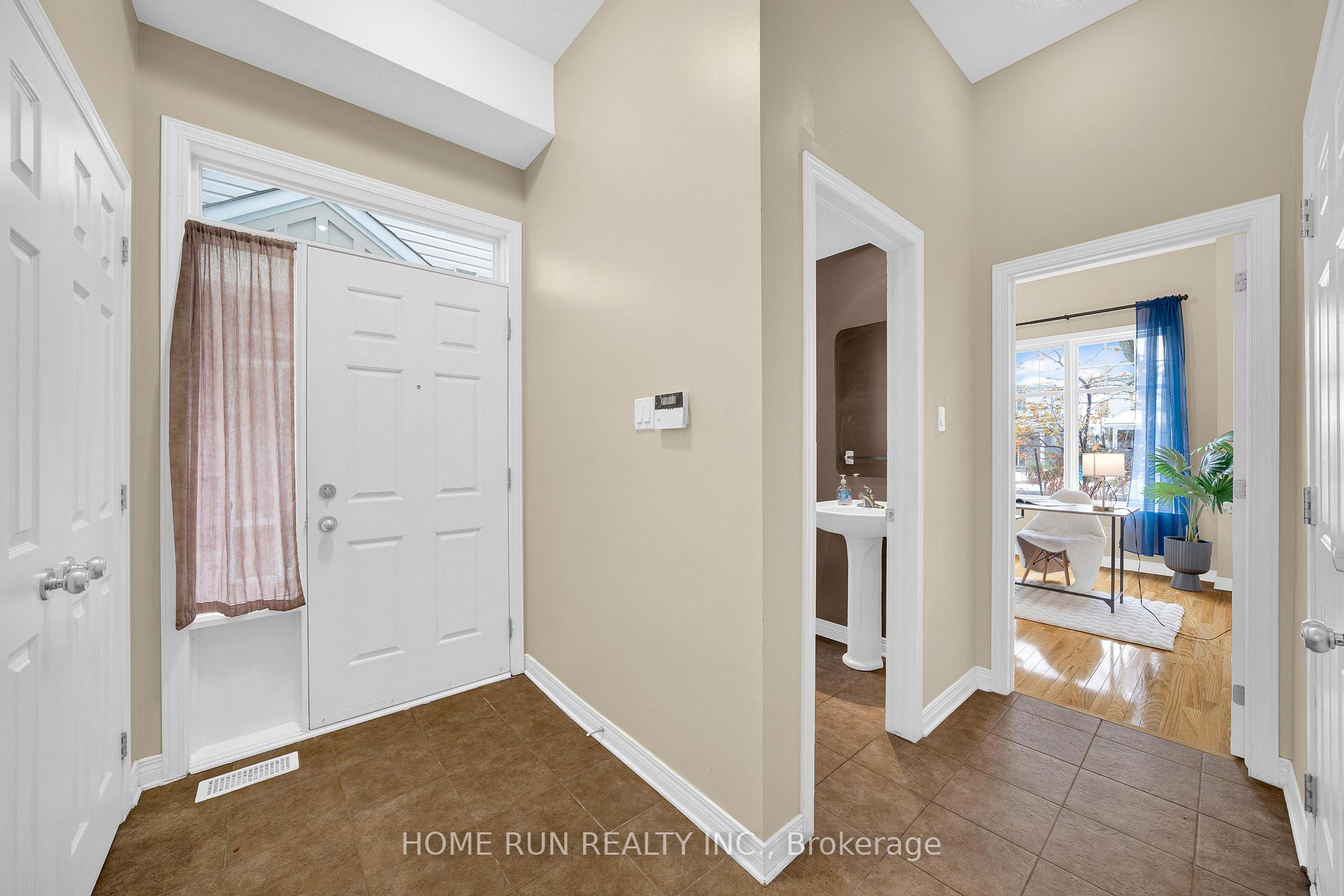 Photo 4 of 517 Devonwood Circle, Ottawa, Blossom Park/Kemp Park/Findlay Creek — HOMEH