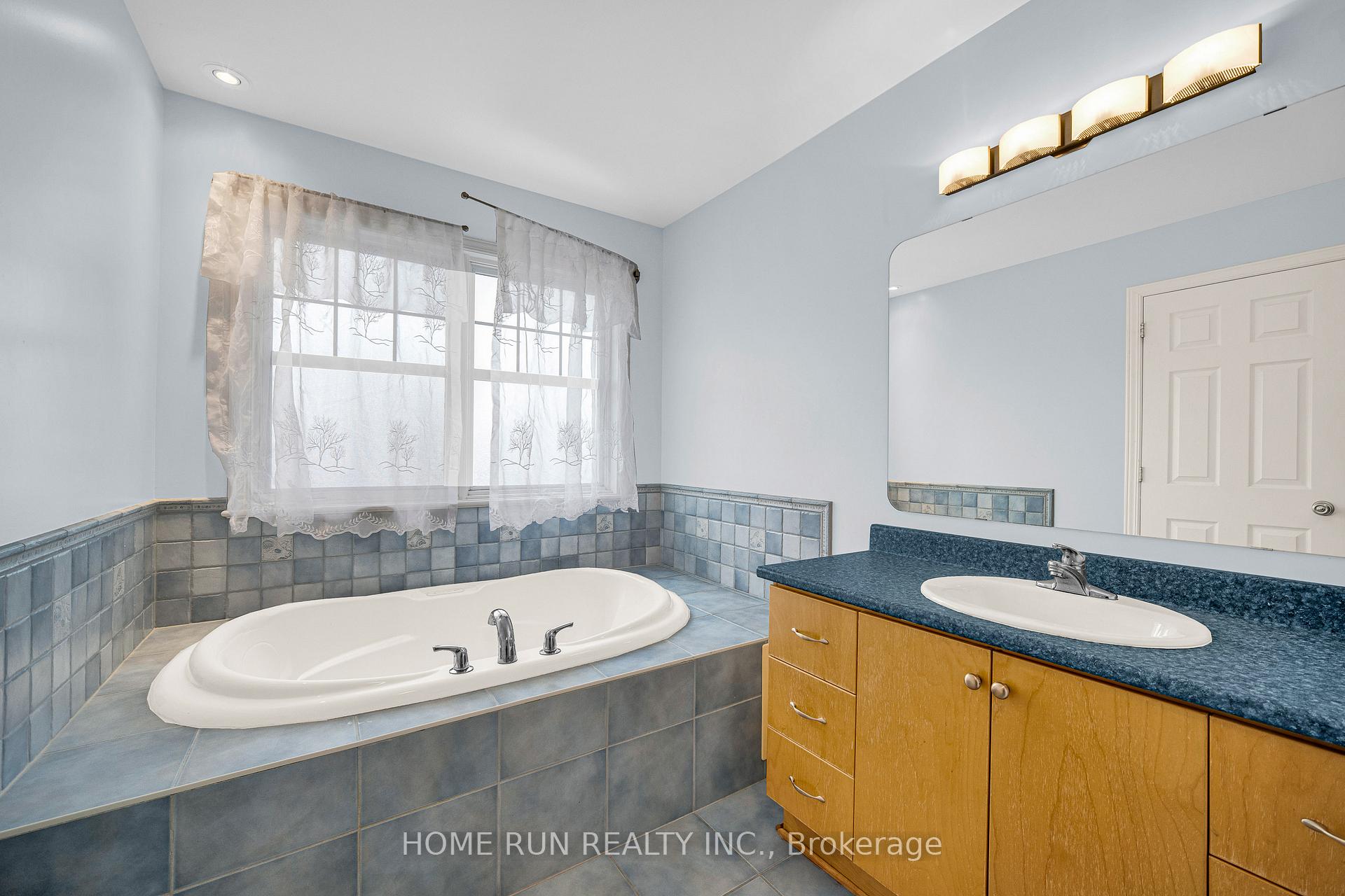 Photo 29 of 517 Devonwood Circle, Ottawa, Blossom Park/Kemp Park/Findlay Creek — HOMEH