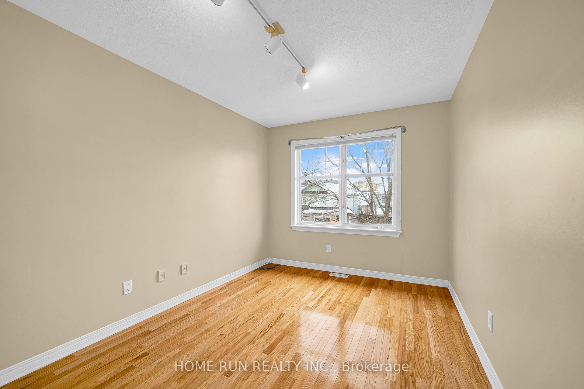 Photo 31 of 517 Devonwood Circle, Ottawa, Blossom Park/Kemp Park/Findlay Creek — HOMEH