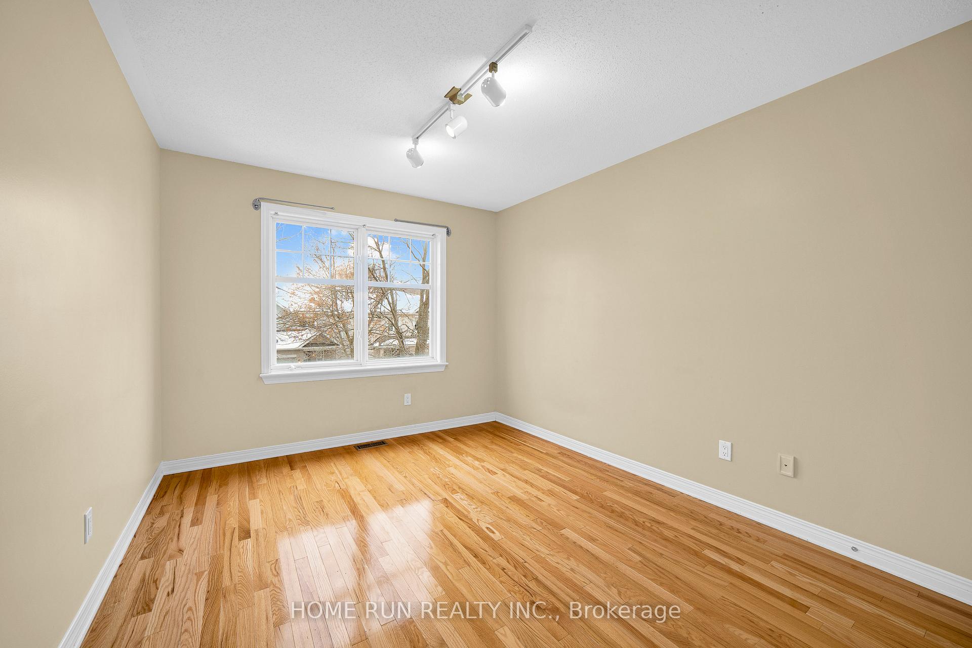 Photo 32 of 517 Devonwood Circle, Ottawa, Blossom Park/Kemp Park/Findlay Creek — HOMEH