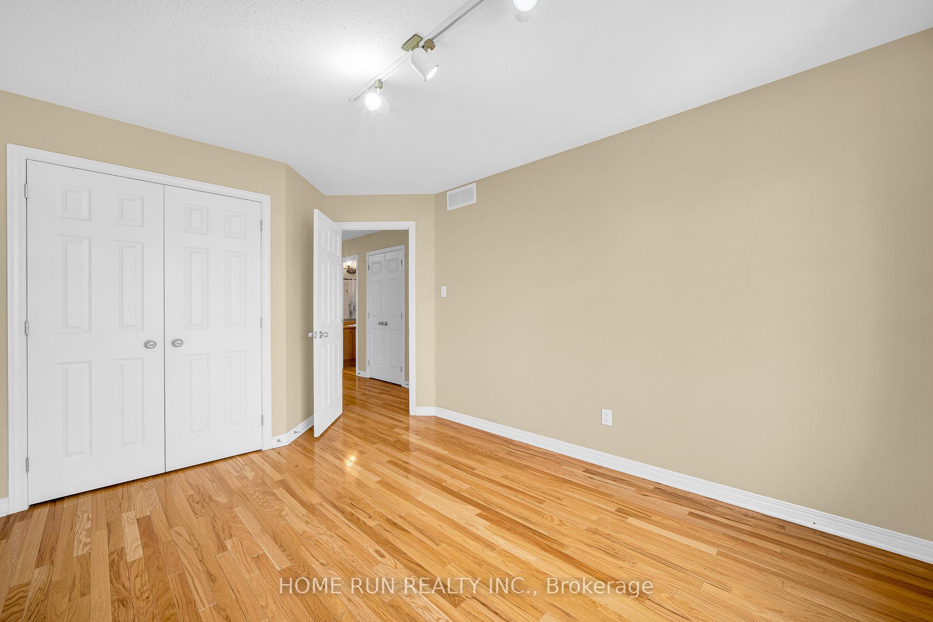Photo 34 of 517 Devonwood Circle, Ottawa, Blossom Park/Kemp Park/Findlay Creek — HOMEH
