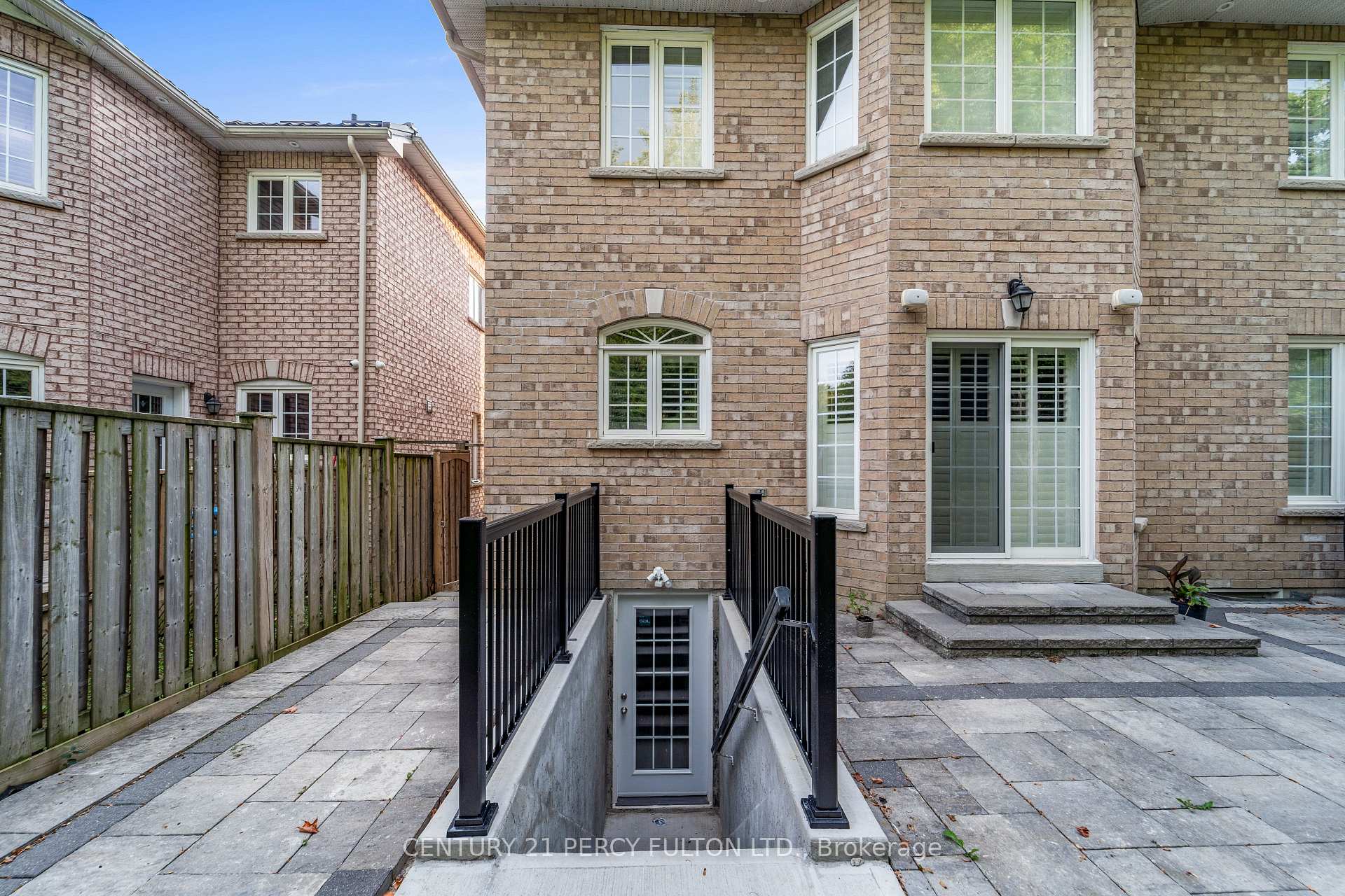 Photo 4 of 47 Winterton Way, Ajax, Northwest Ajax — HOMEH