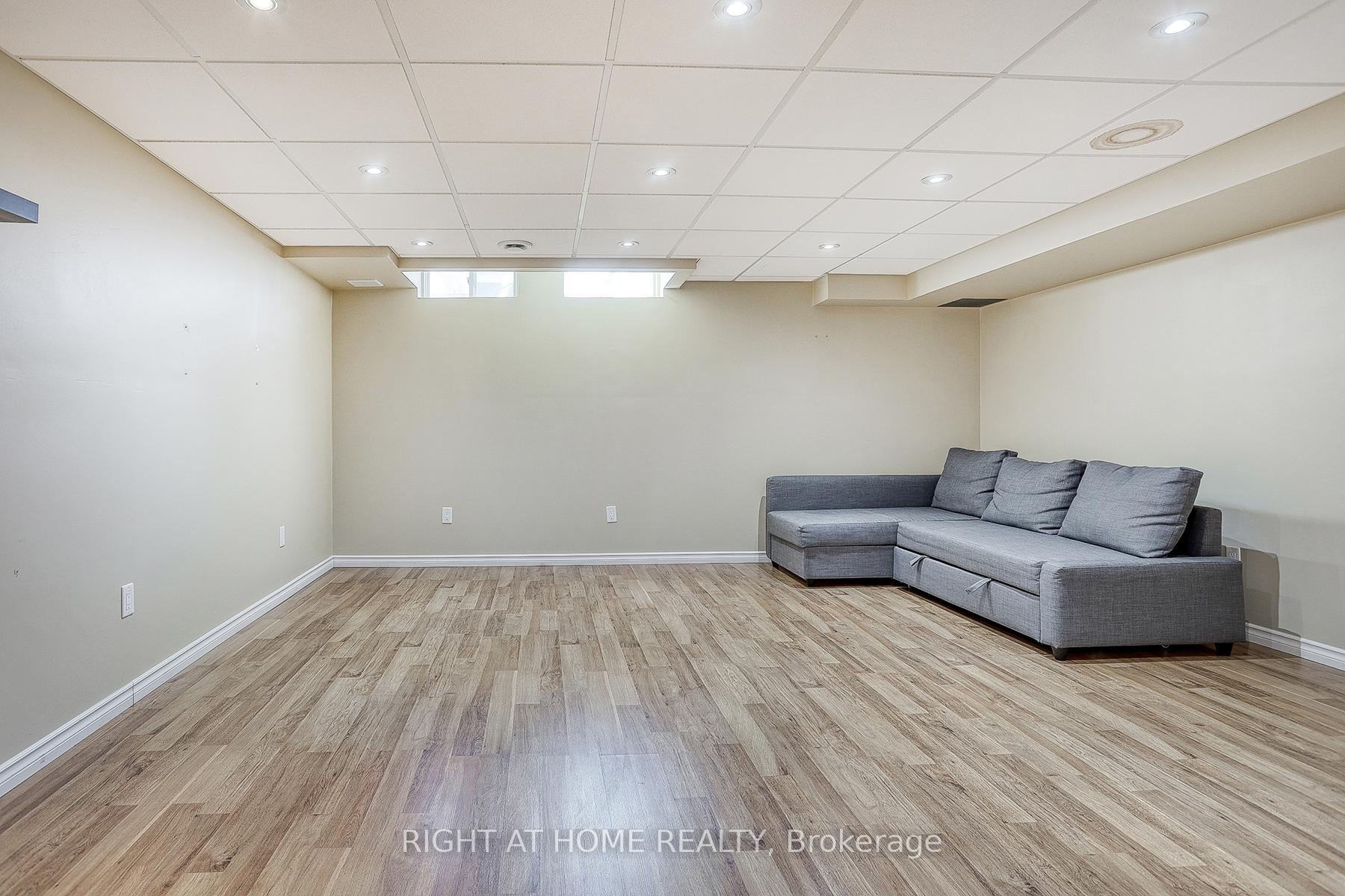 Photo 35 of 25 Stockton Court, Whitby, Taunton North — HOMEH
