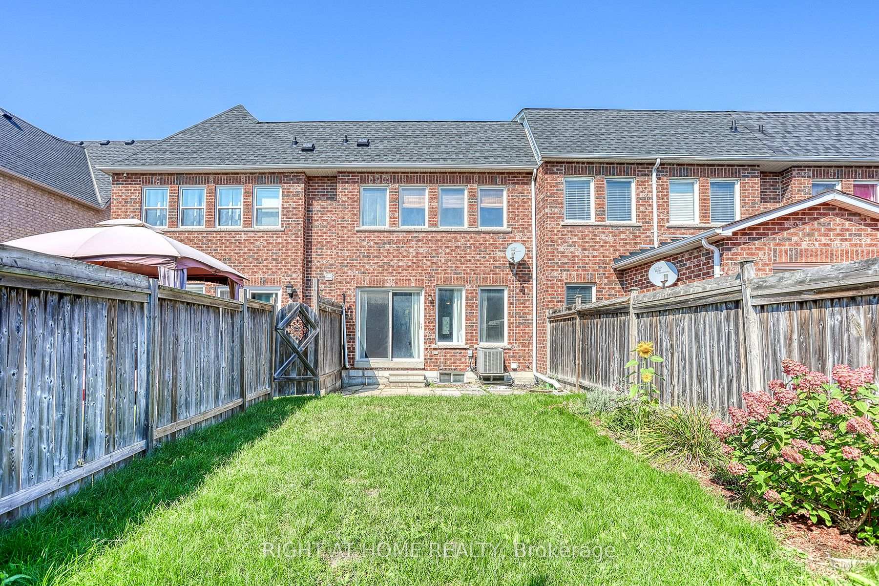 Photo 38 of 25 Stockton Court, Whitby, Taunton North — HOMEH