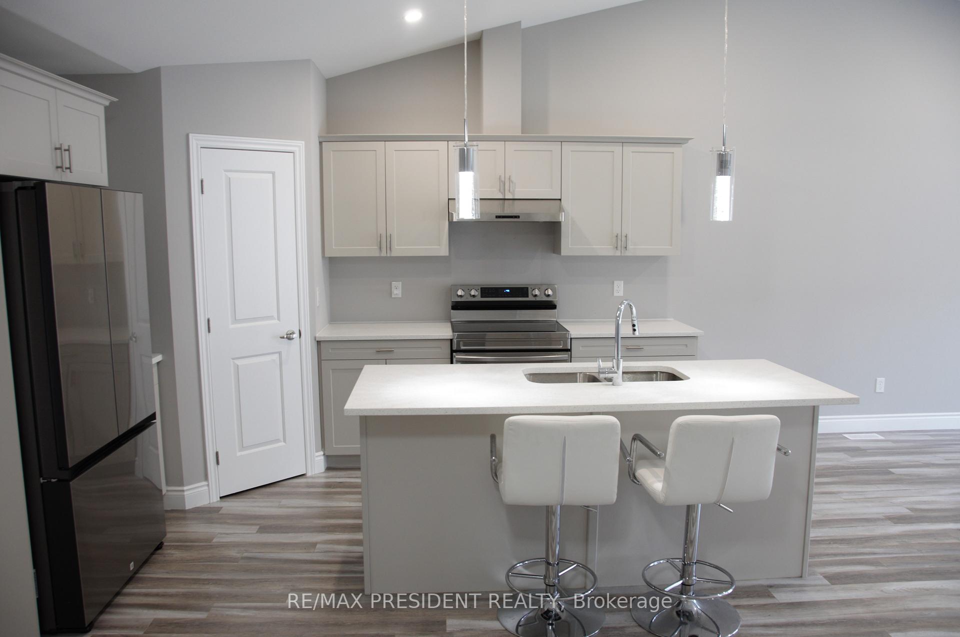 Photo 7 of 3547 Hallee Crescent, Windsor — HOMEH