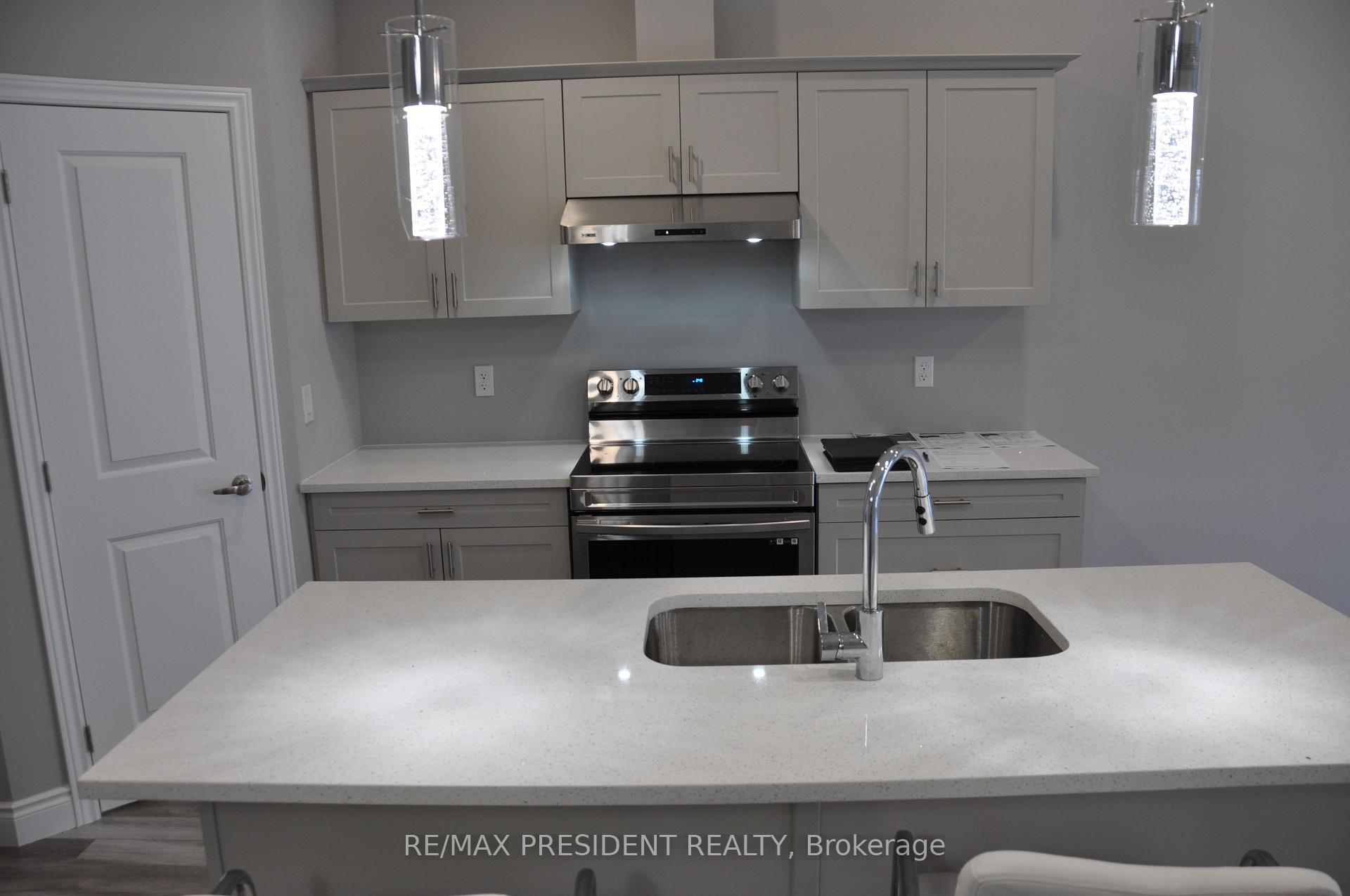 Photo 8 of 3547 Hallee Crescent, Windsor — HOMEH