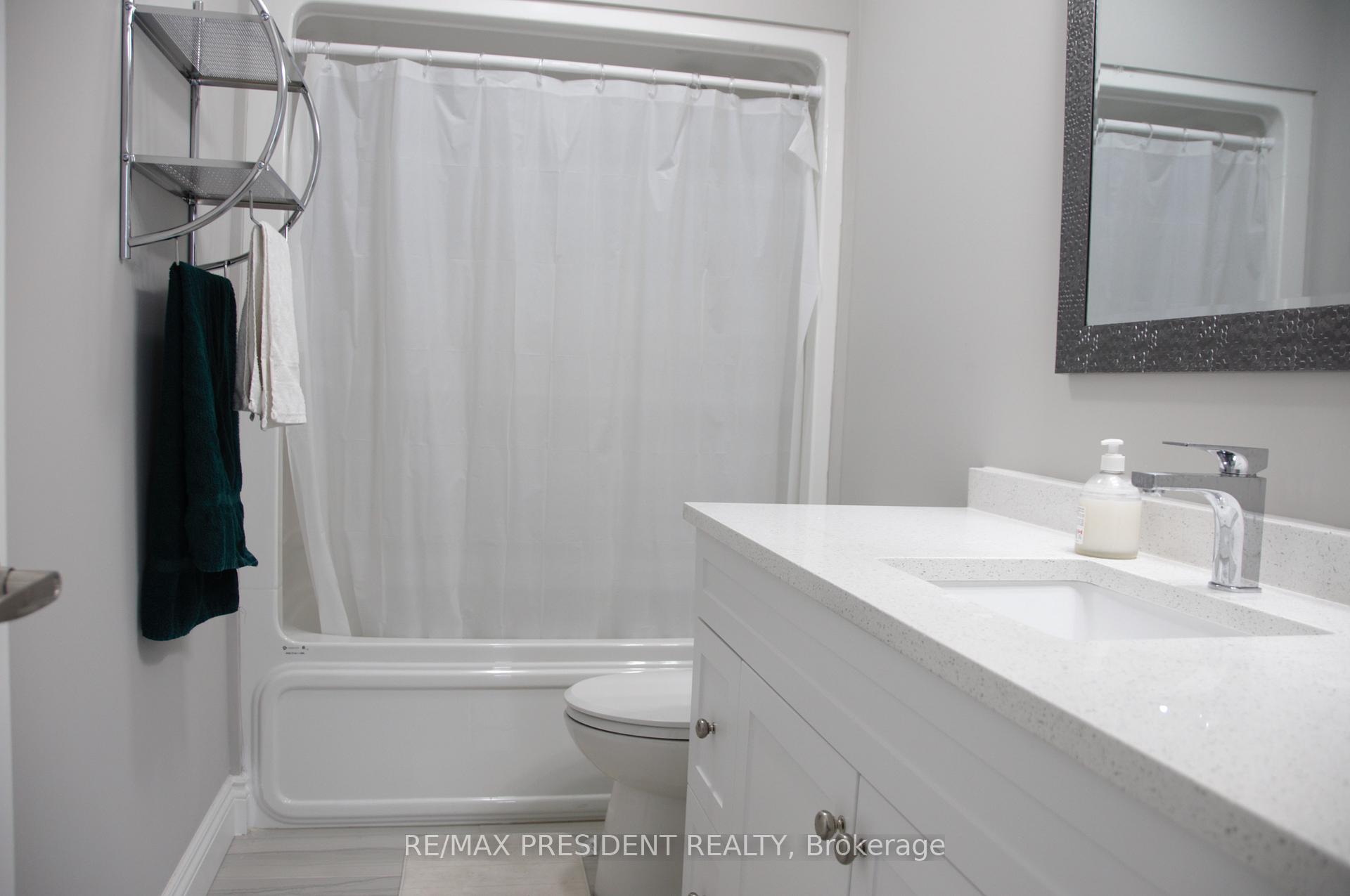 Photo 12 of 3547 Hallee Crescent, Windsor — HOMEH