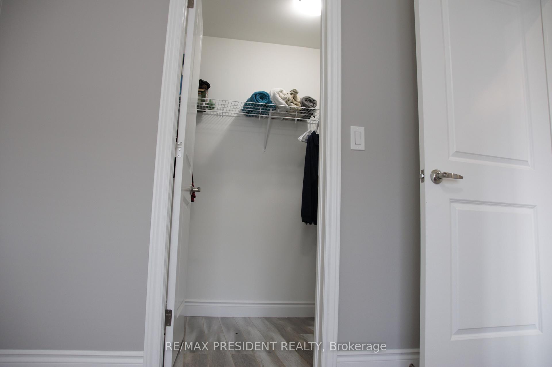 Photo 14 of 3547 Hallee Crescent, Windsor — HOMEH