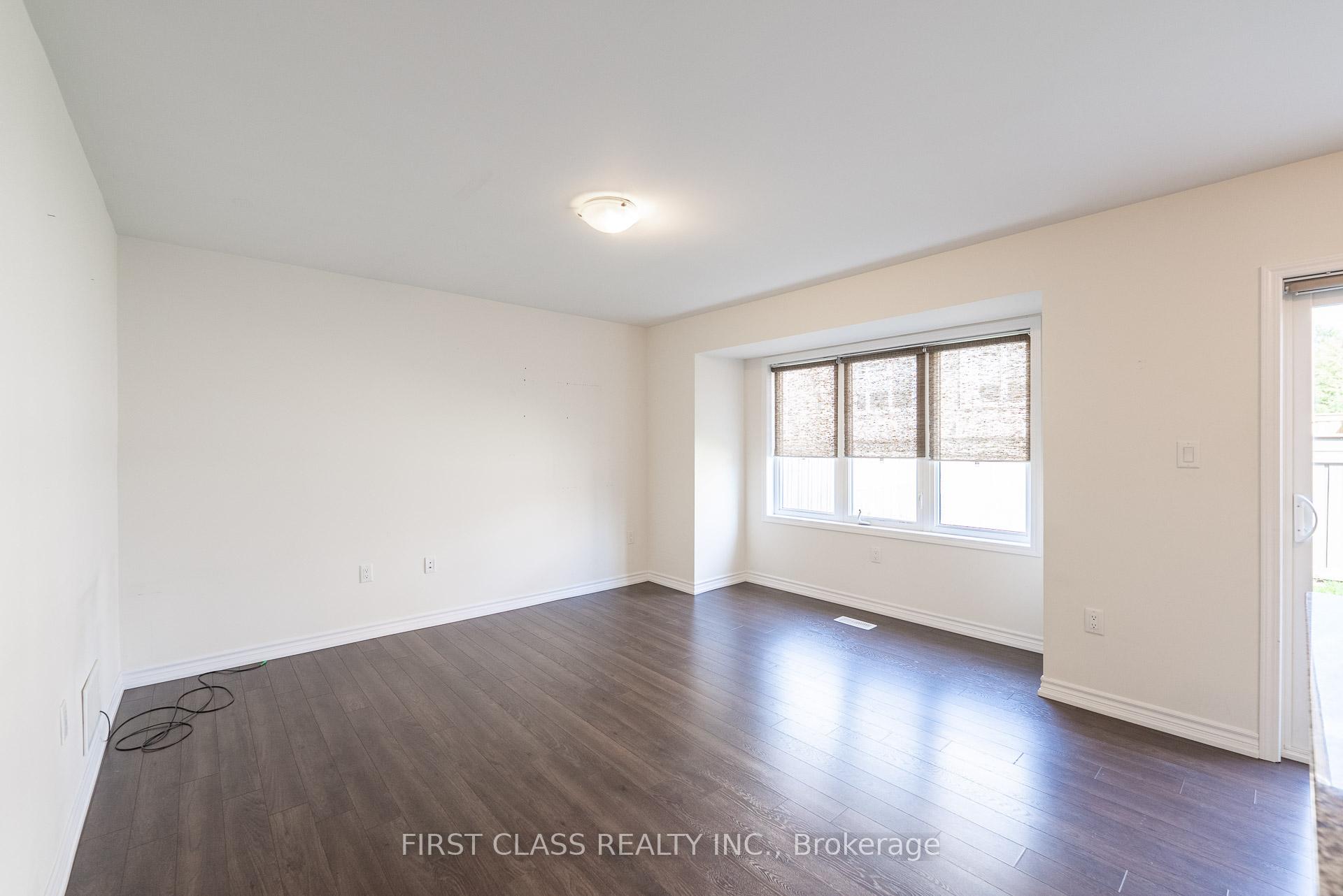 Photo 9 of 96 Hutt Crescent, Aurora, Rural Aurora — HOMEH