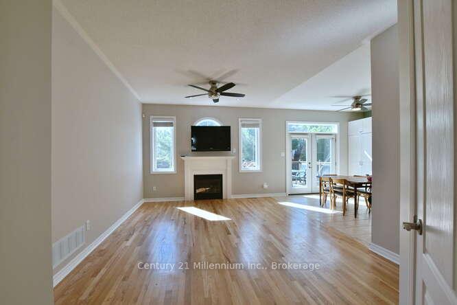 Photo 5 of 68 Oriole Crescent, Wasaga Beach — HOMEH