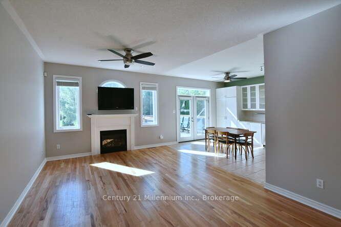 Photo 6 of 68 Oriole Crescent, Wasaga Beach — HOMEH