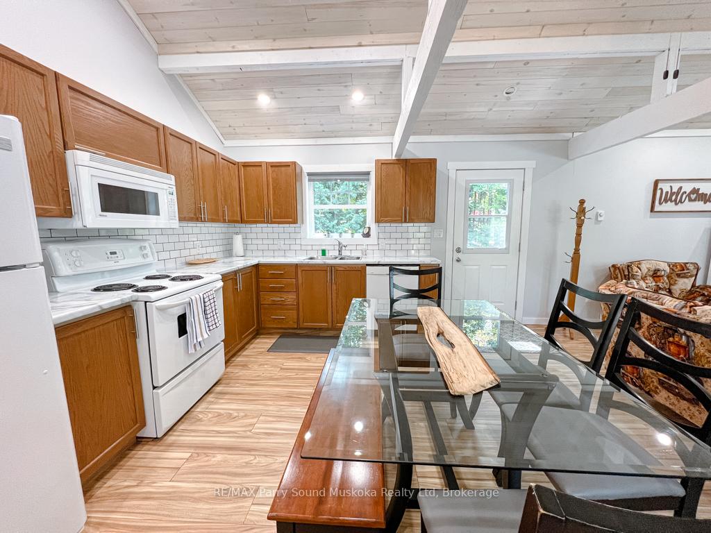 Photo 2 of 46 Bestwick Crescent, Whitestone — HOMEH