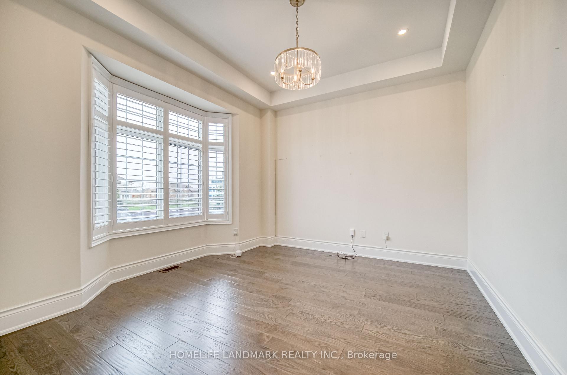 Photo 4 of 156 Hurst Avenue, Vaughan, Patterson — HOMEH