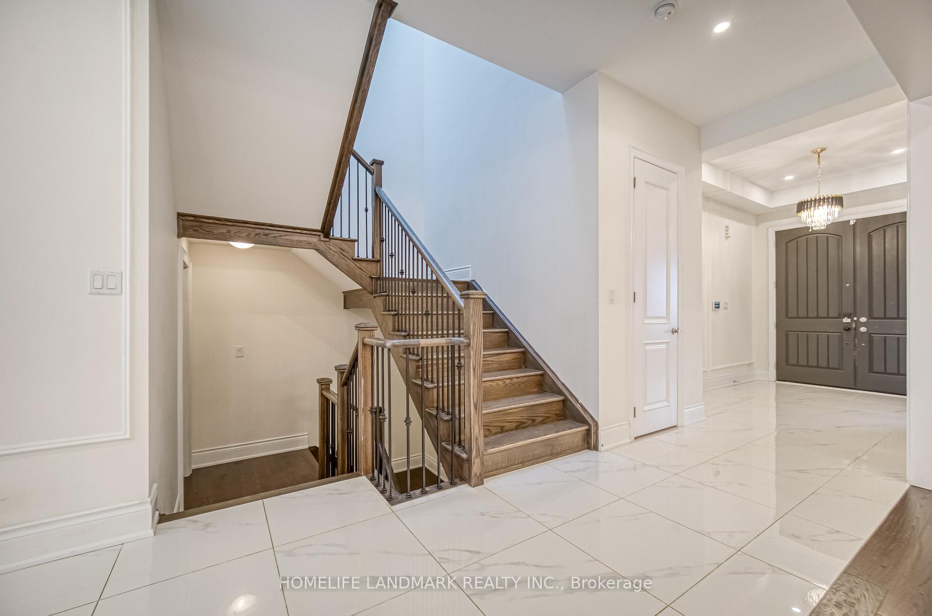 Photo 5 of 156 Hurst Avenue, Vaughan, Patterson — HOMEH