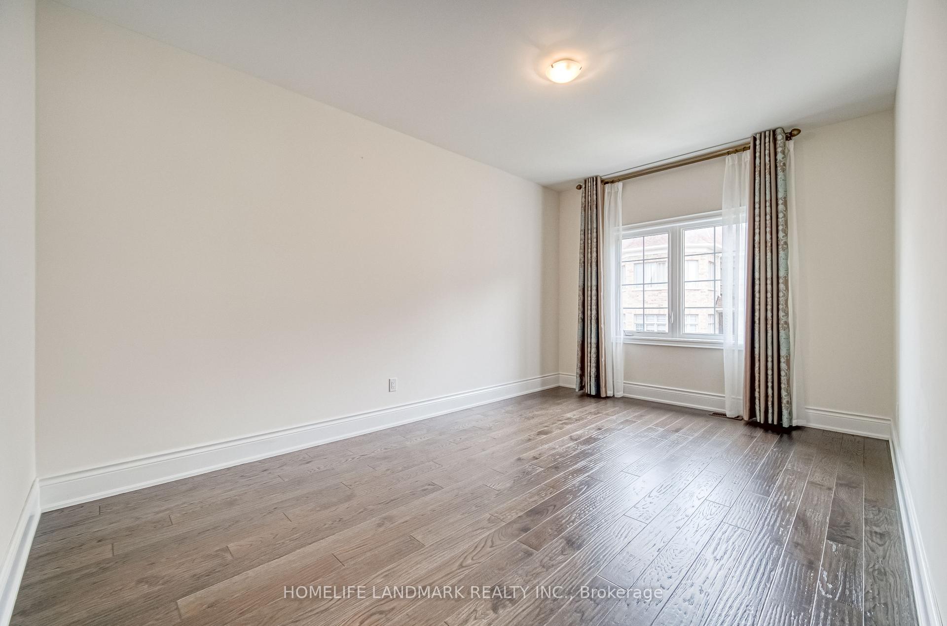 Photo 23 of 156 Hurst Avenue, Vaughan, Patterson — HOMEH
