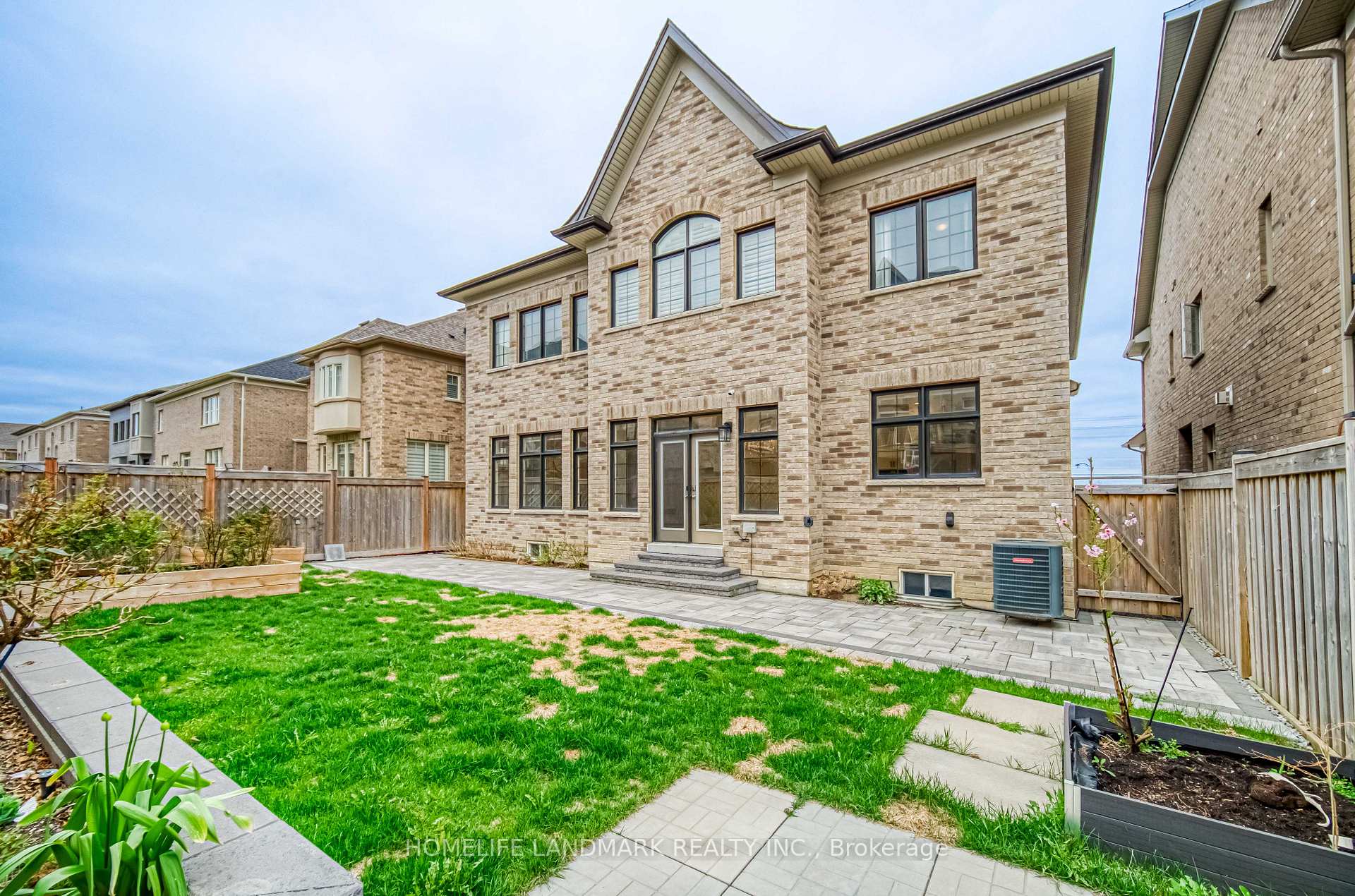 Photo 41 of 156 Hurst Avenue, Vaughan, Patterson — HOMEH