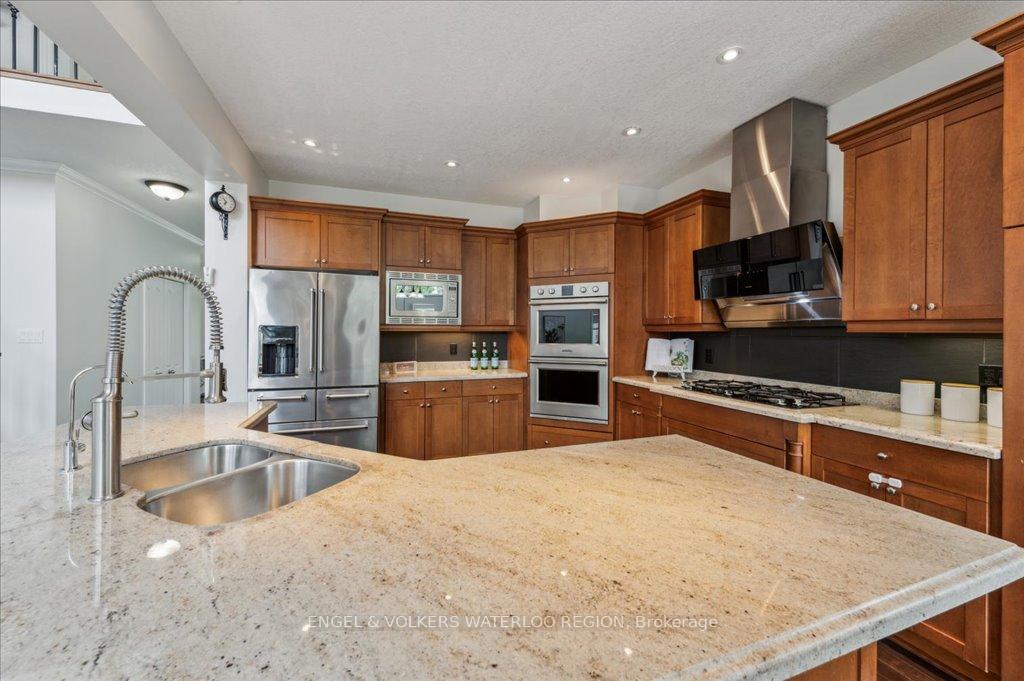 Photo 19 of 334 Schooner Crescent, Waterloo — HOMEH