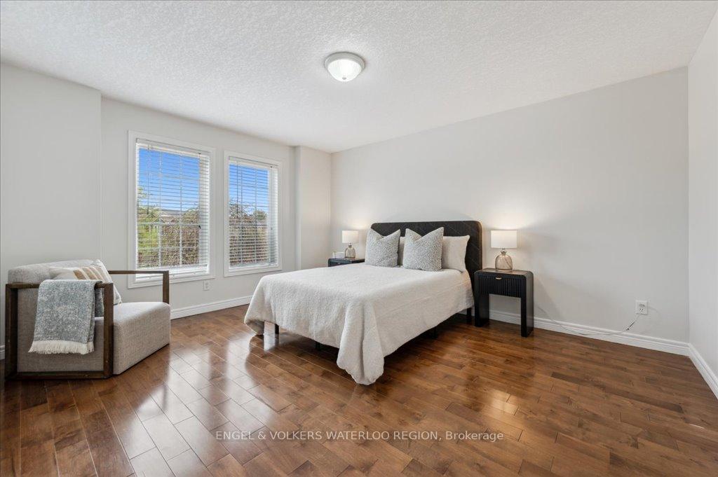 Photo 34 of 334 Schooner Crescent, Waterloo — HOMEH