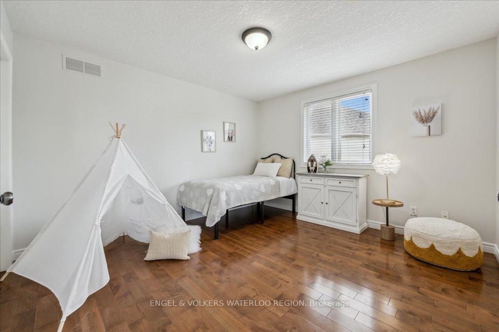 Photo 35 of 334 Schooner Crescent, Waterloo — HOMEH