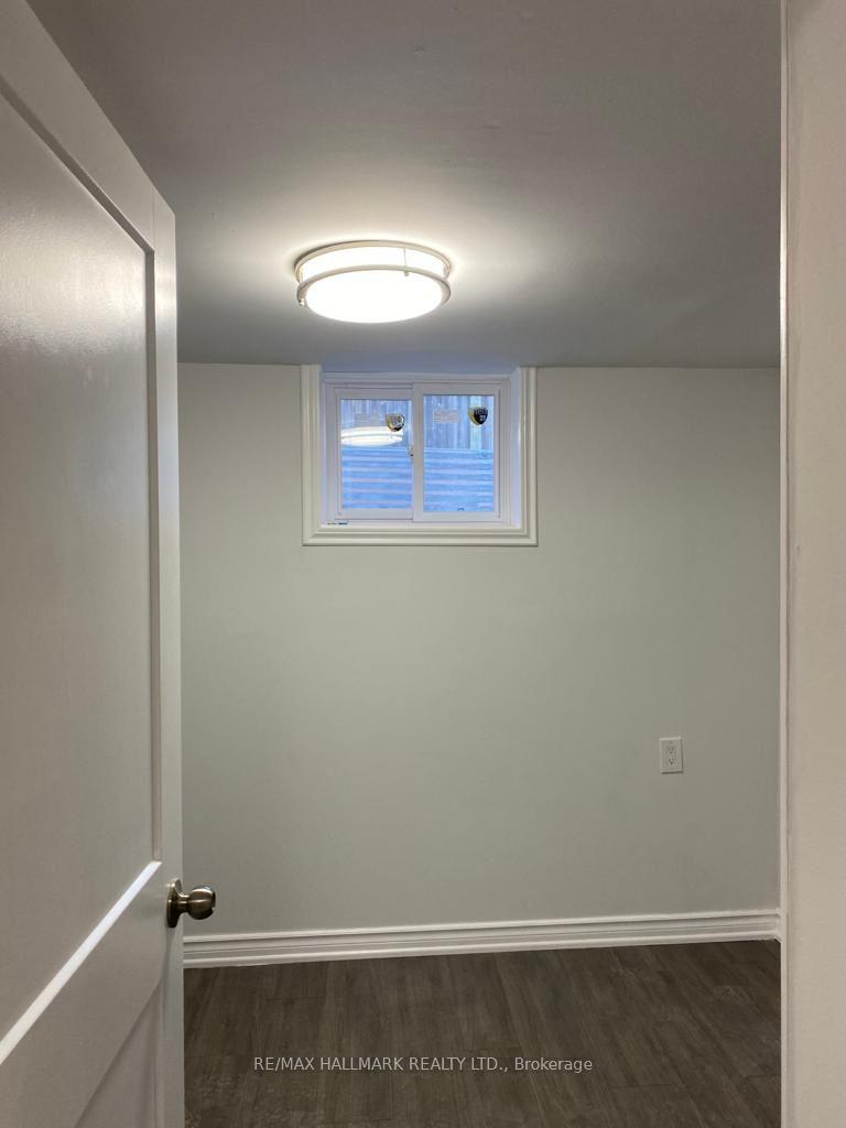 Photo 4 of 65 Marita Place, Vaughan, Glen Shields — HOMEH